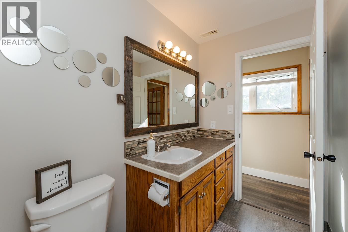 6060 Springall Crescent Property Photo 31