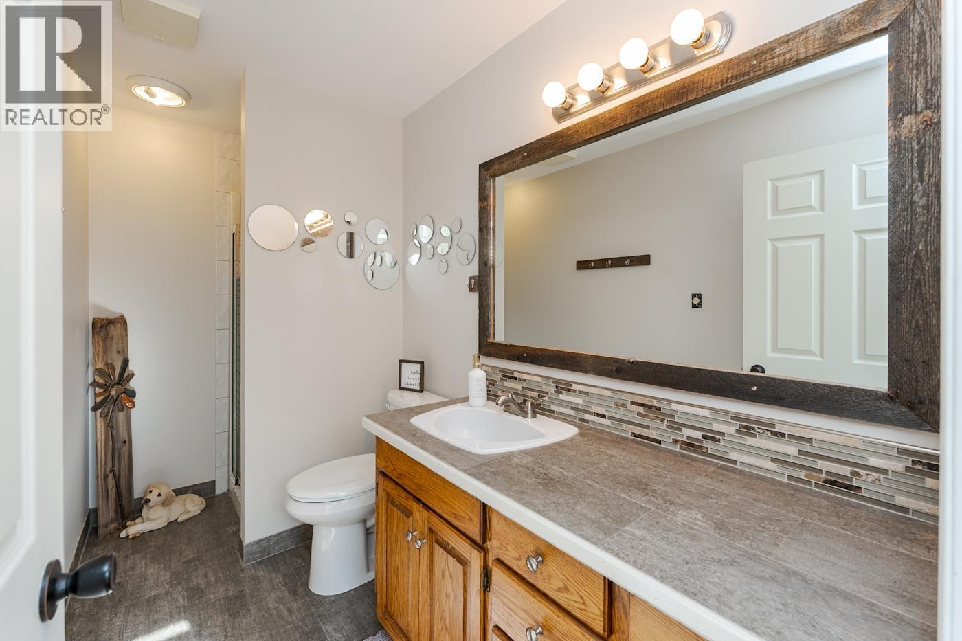 6060 Springall Crescent Property Photo 32