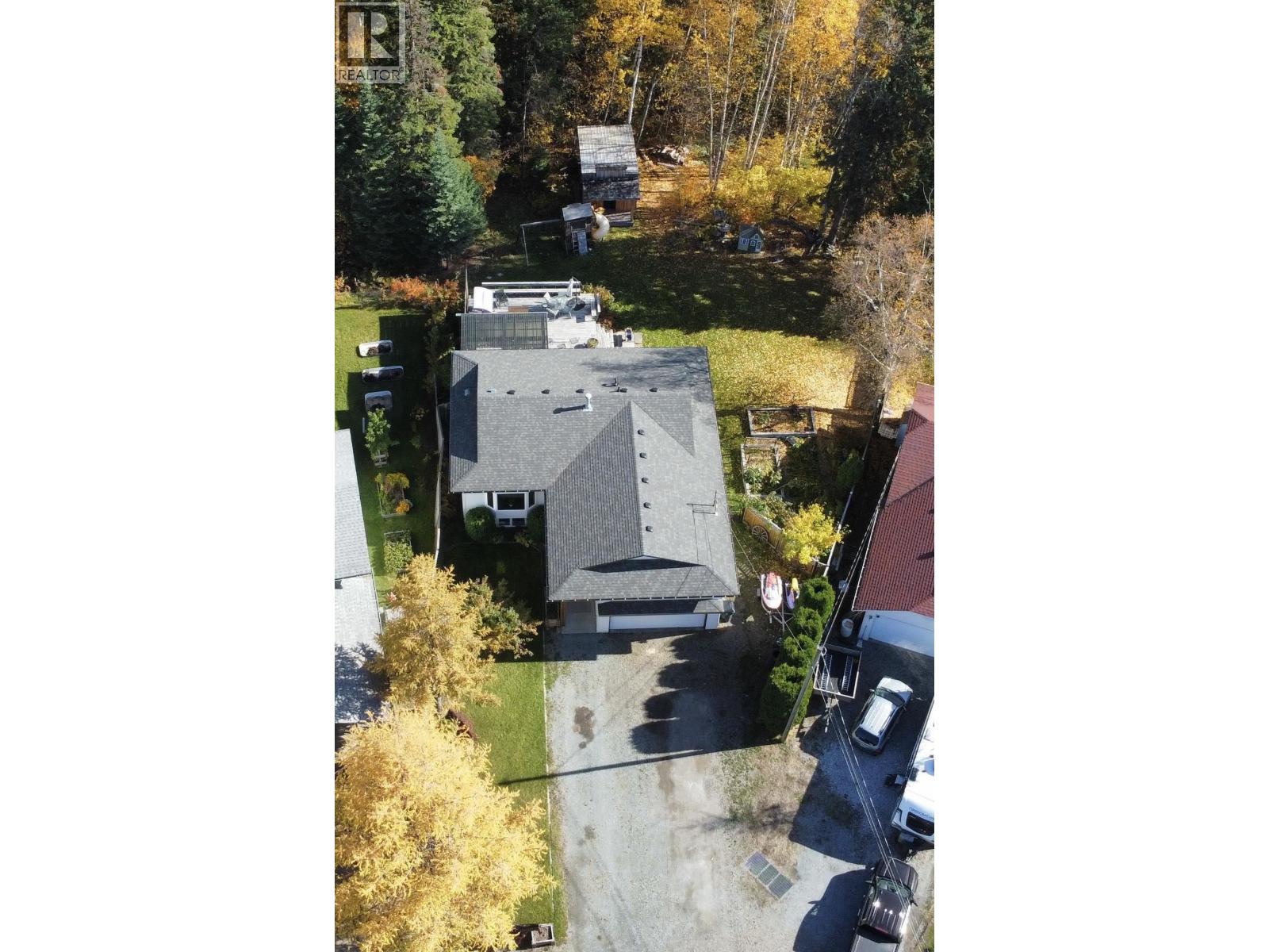 6060 Springall Crescent Property Photo 39