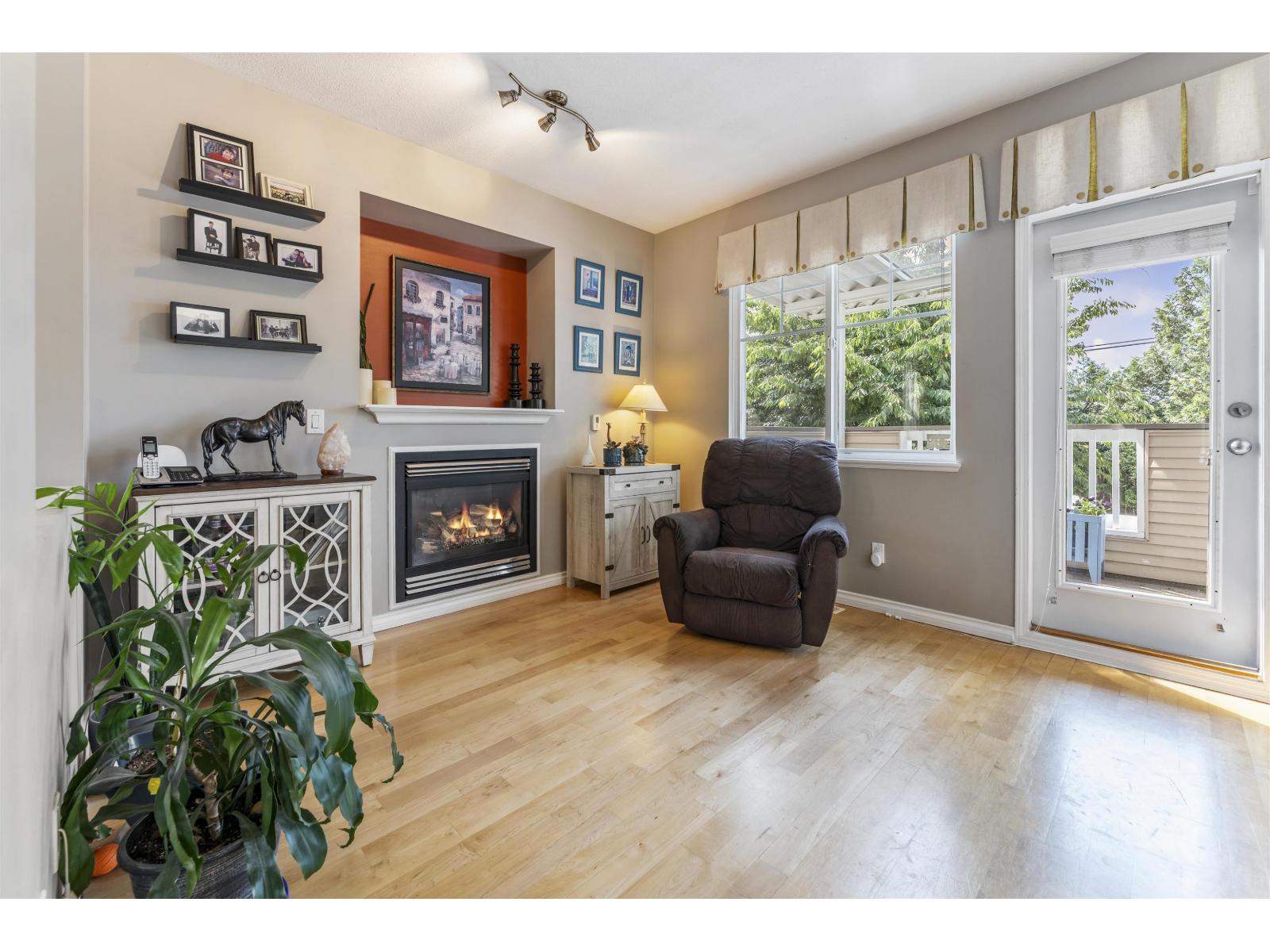 14876 56a Avenue Property Photo 9
