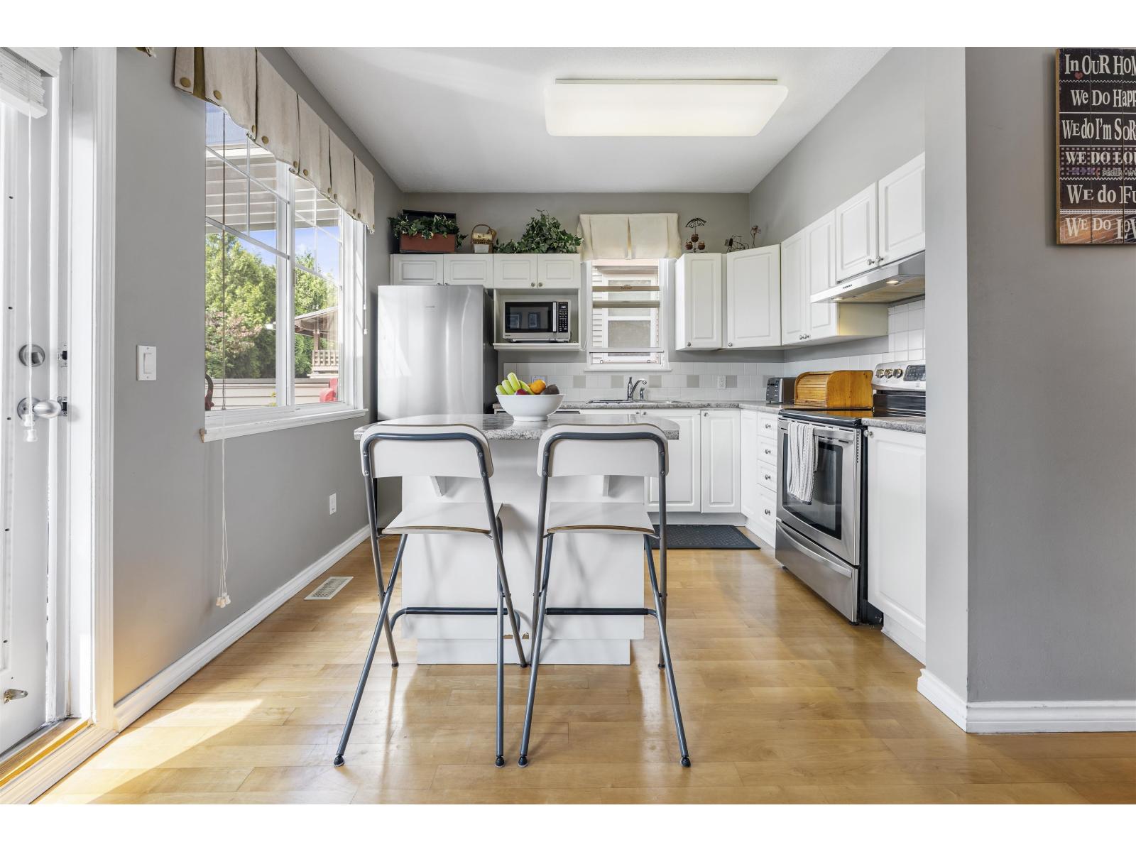 14876 56a Avenue Property Photo 11