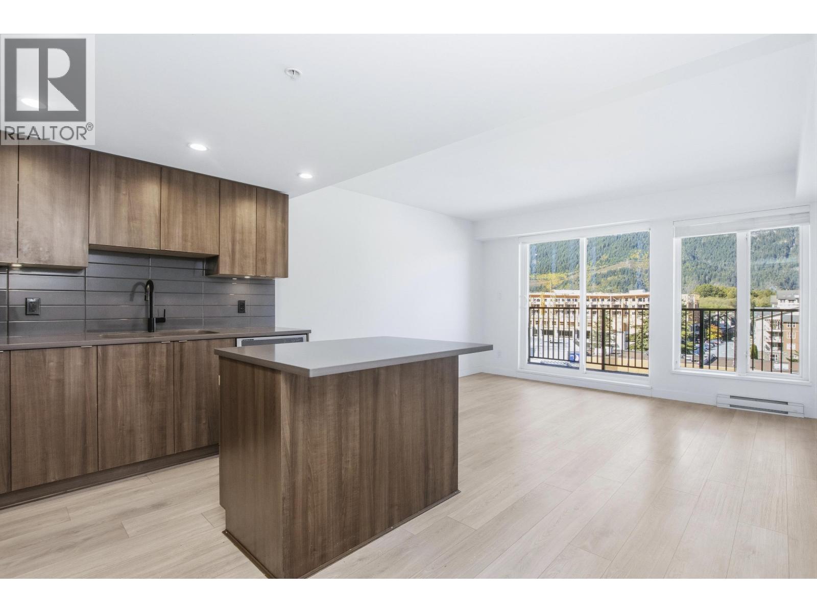 509 1365 PEMBERTON AVENUE Property Photo 1