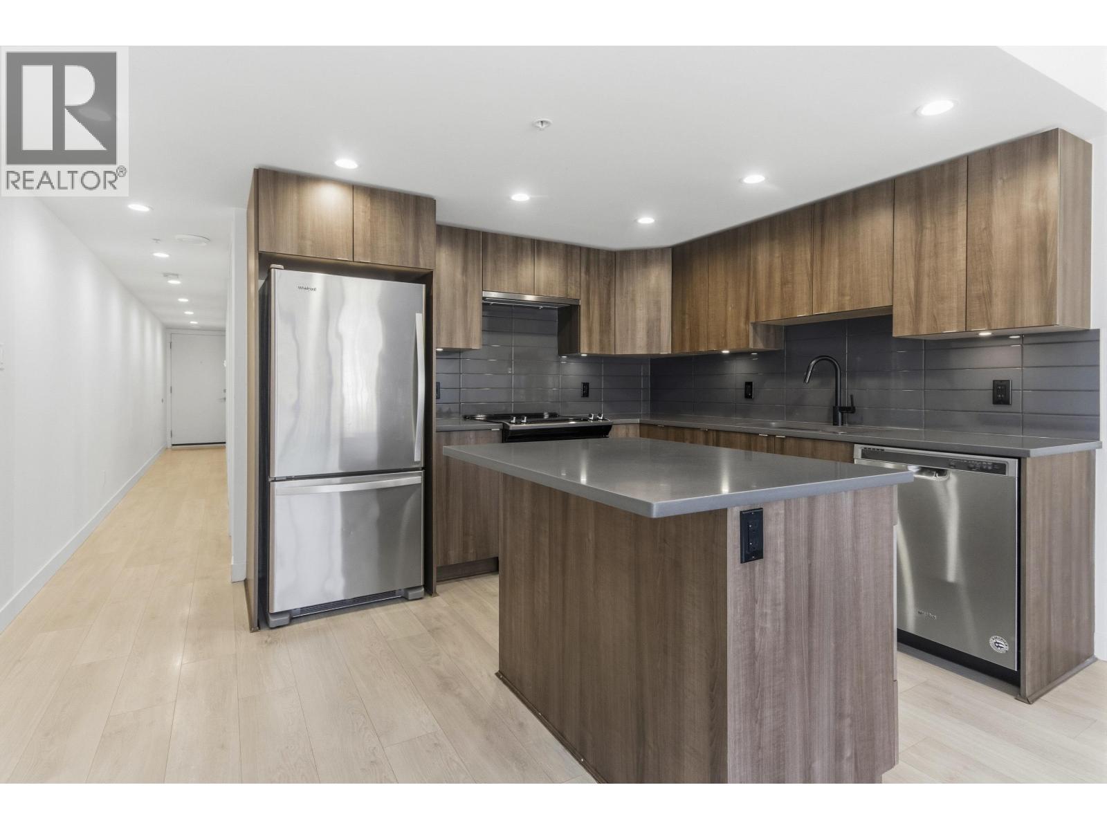 509 1365 Pemberton Avenue Property Photo 2