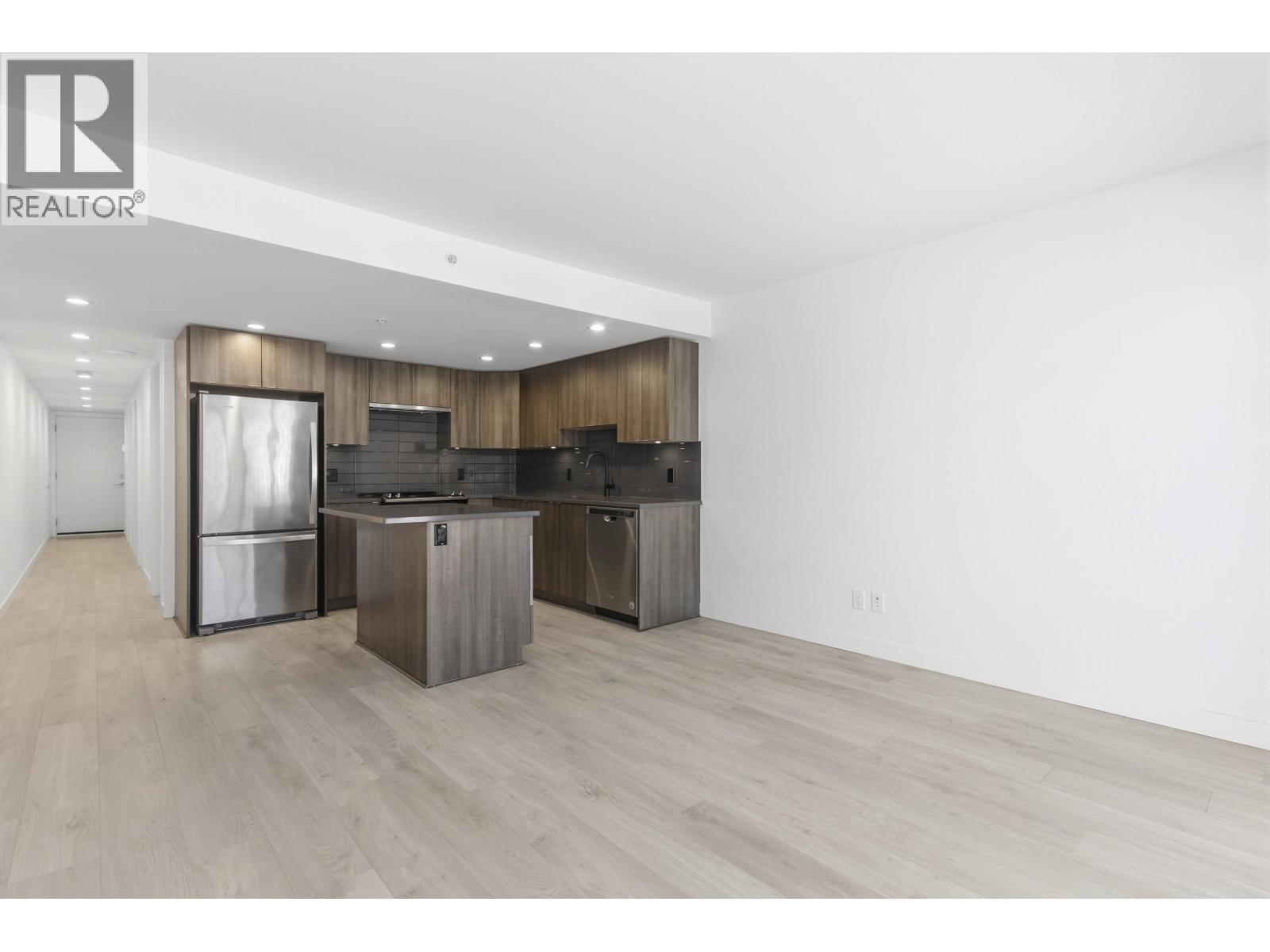 509 1365 Pemberton Avenue Property Photo 4