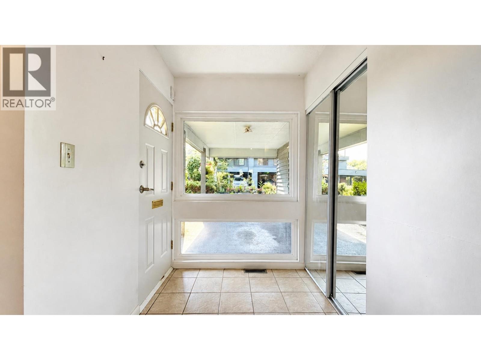 143 3031 Williams Road Property Photo 3