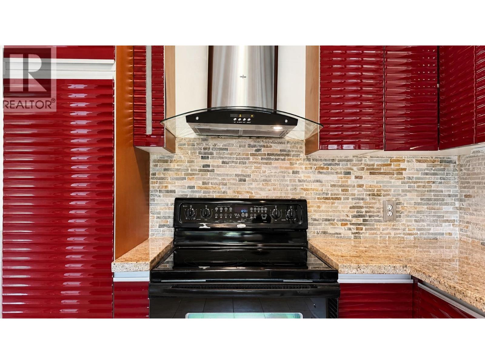 143 3031 Williams Road Property Photo 7