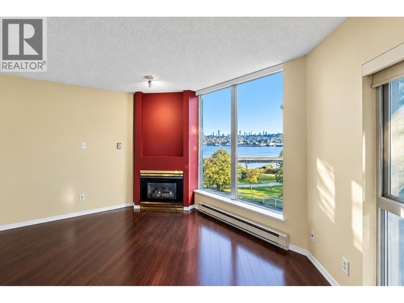307 69 Jamieson Court Property Photo 3