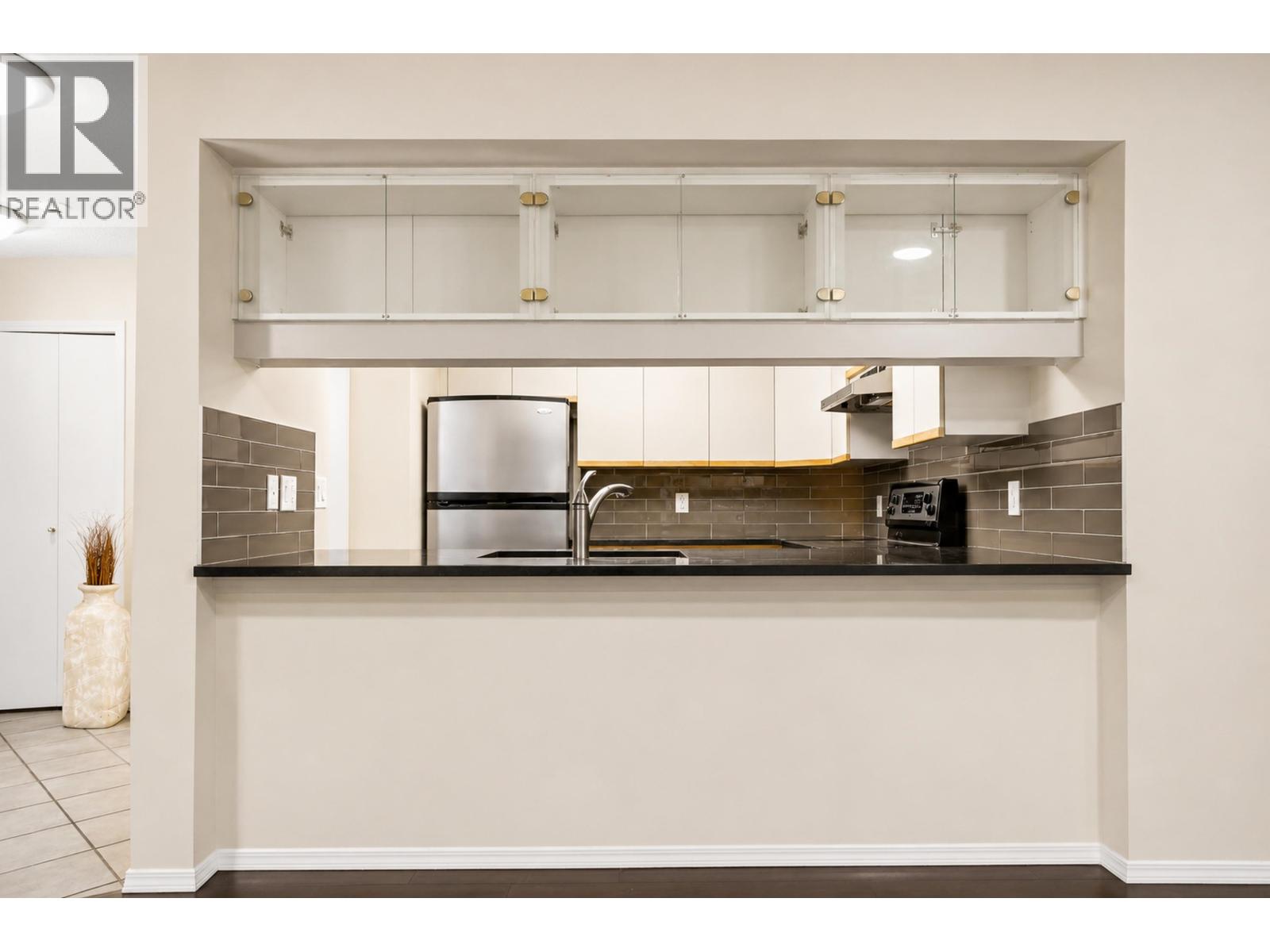 307 69 Jamieson Court Property Photo 12