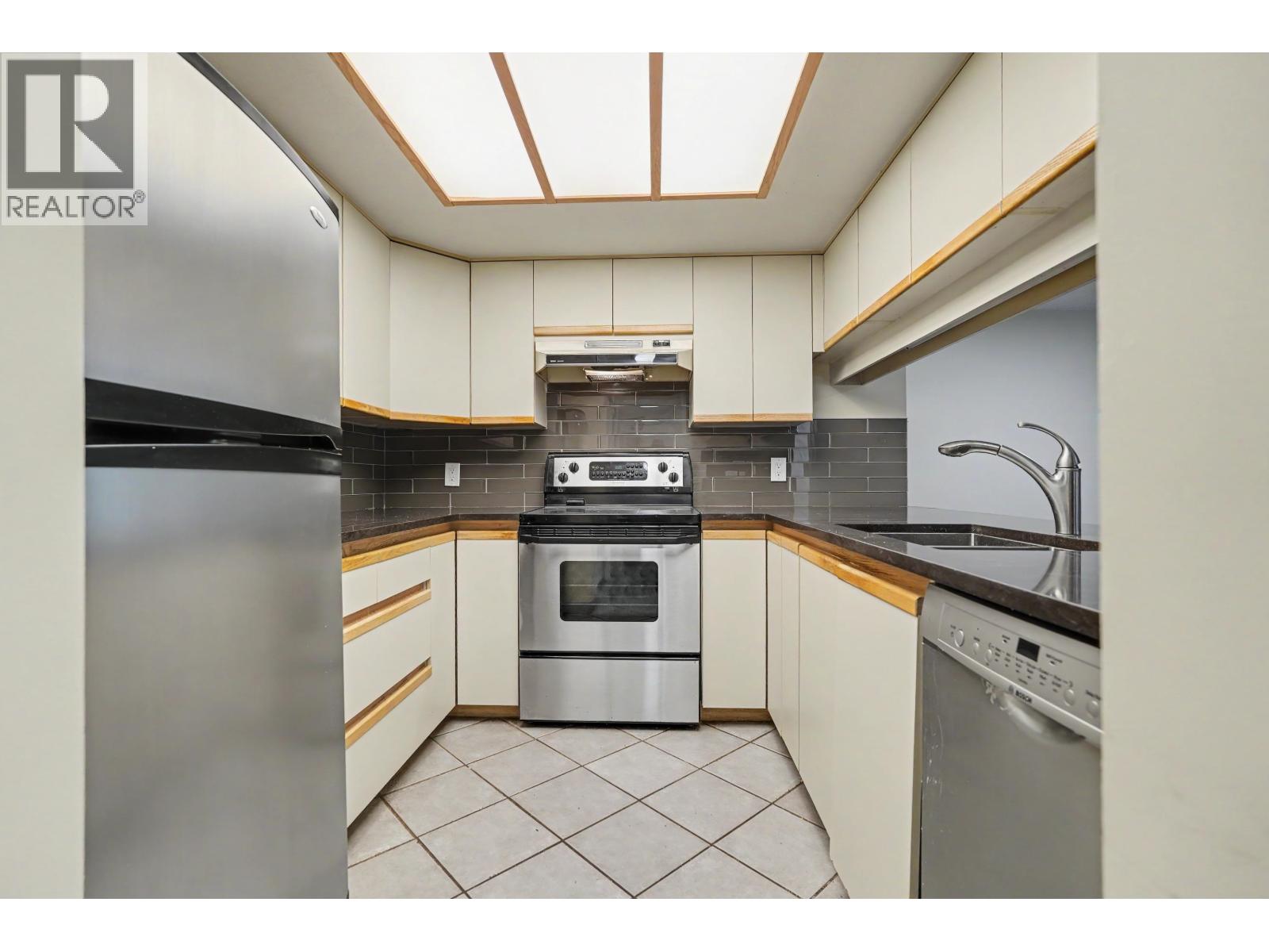 307 69 Jamieson Court Property Photo 13