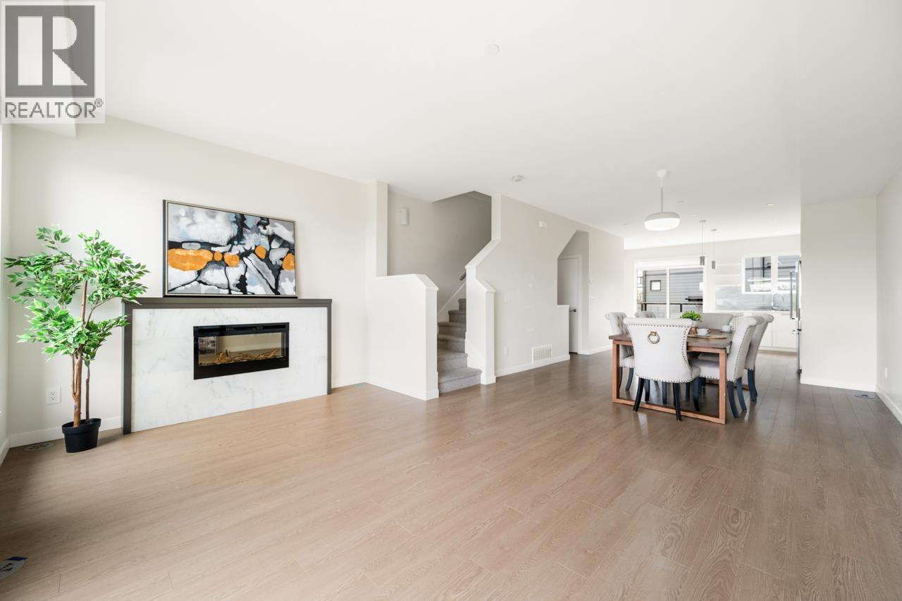 131 4738 Hemlock Way Property Photo 8