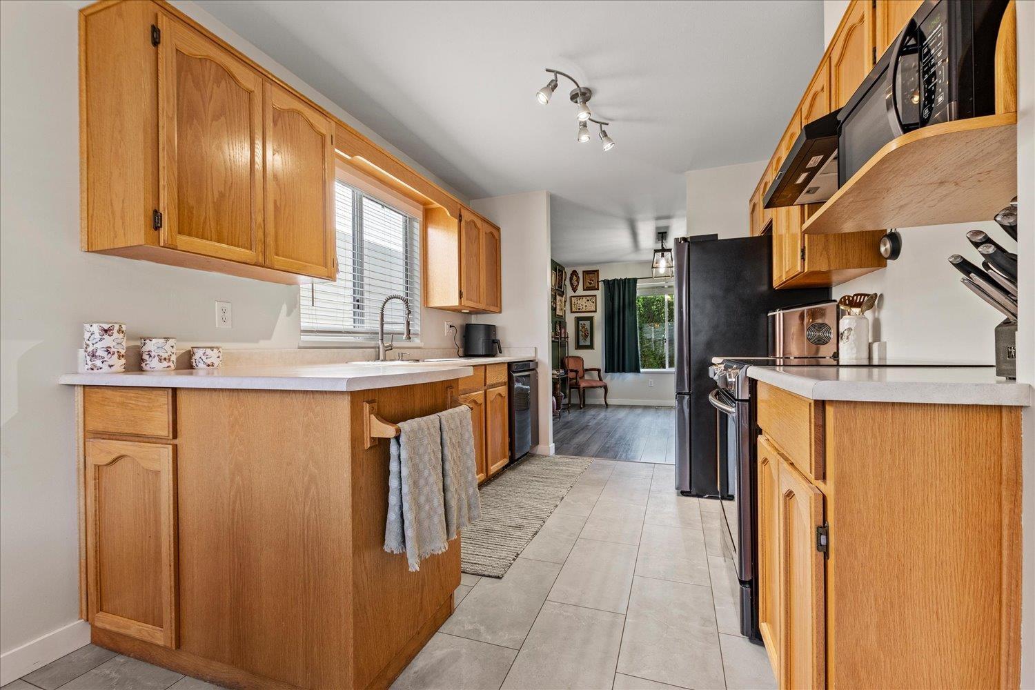 51 32339 7 Avenue Property Photo 17