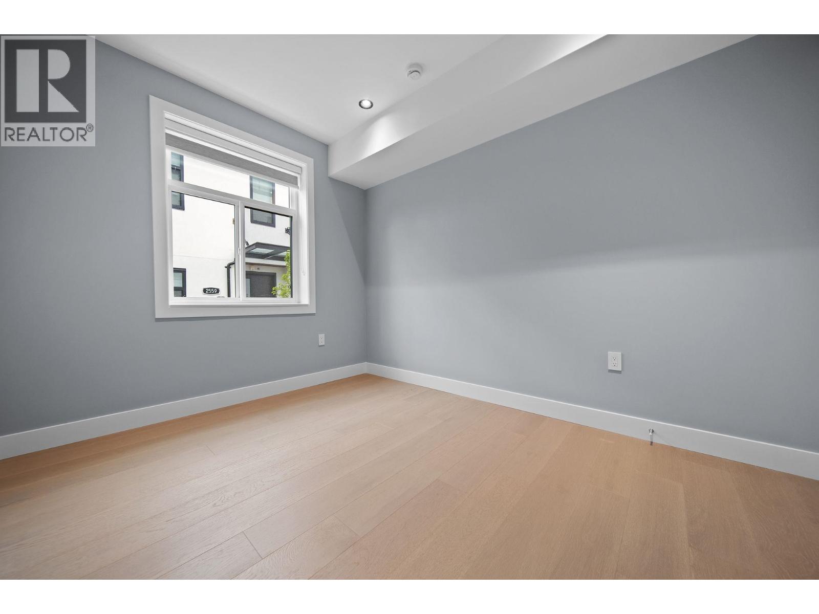 1 2557 W King Edward Avenue Property Photo 10