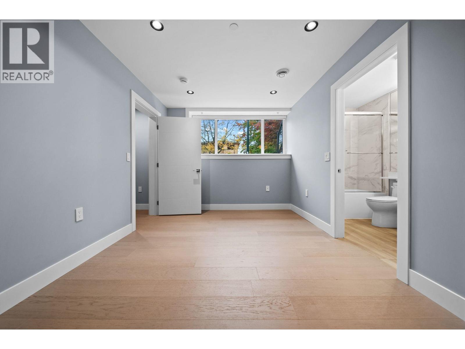 1 2557 W King Edward Avenue Property Photo 15