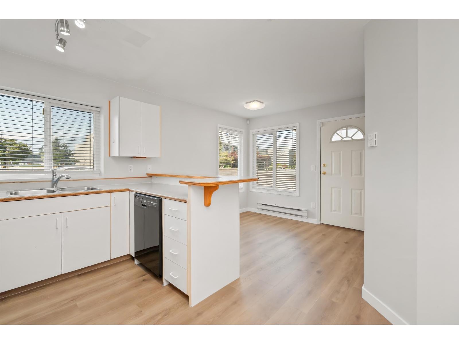 9206 Corbould Street #1 Property Photo 4