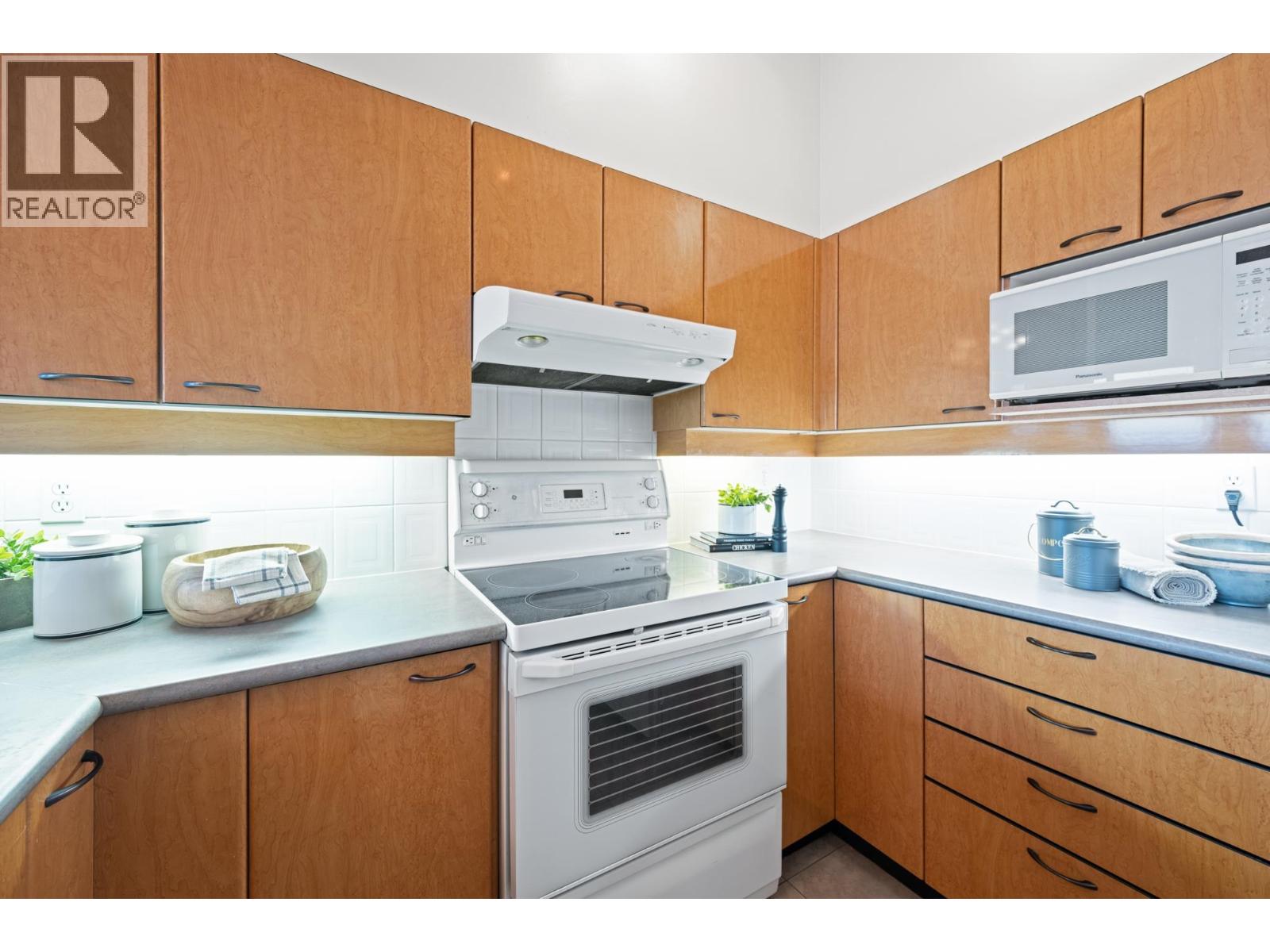 2102 10 Laguna Court Property Photo 6
