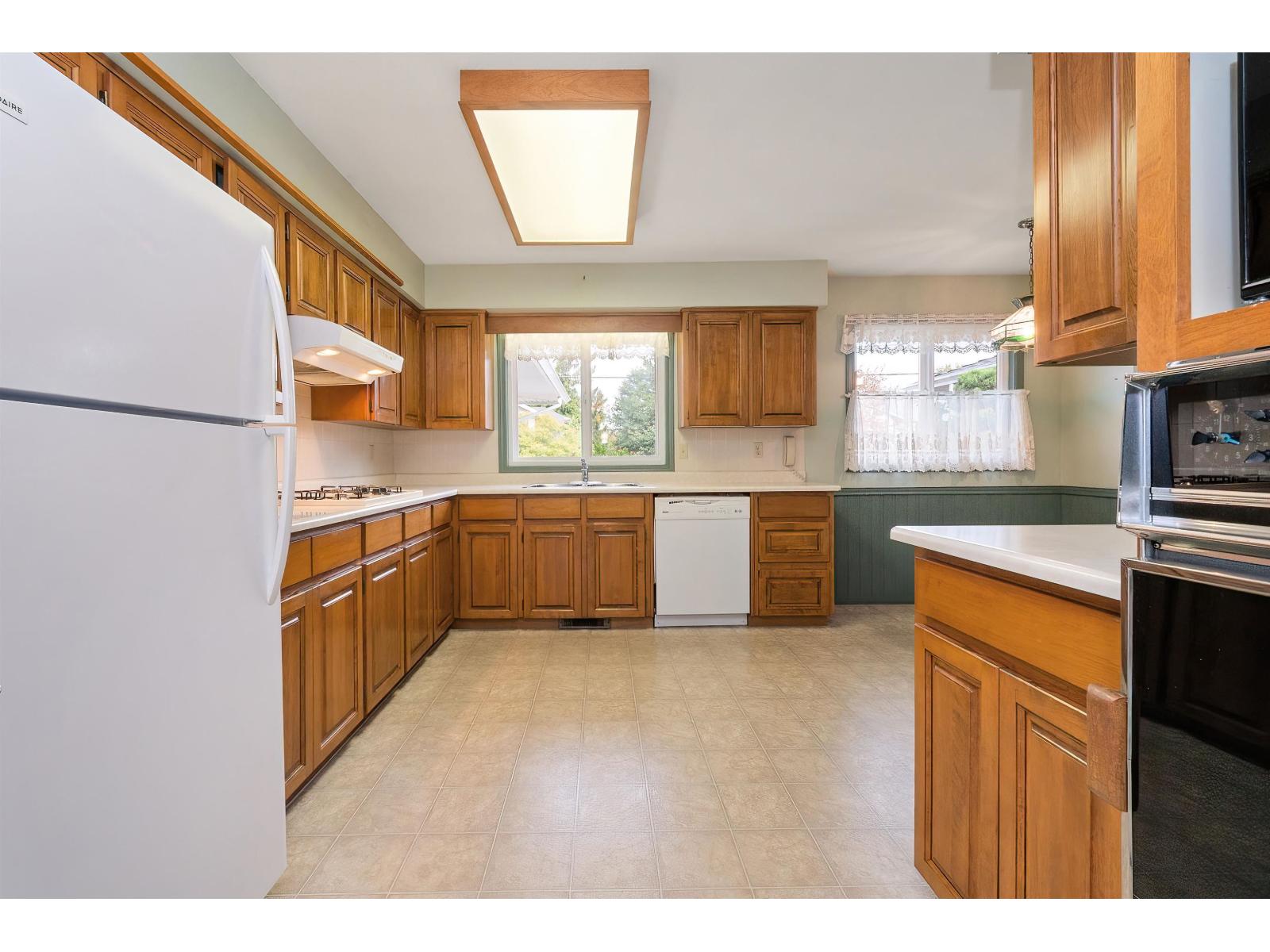 46634 Elliott Avenue Property Photo 9