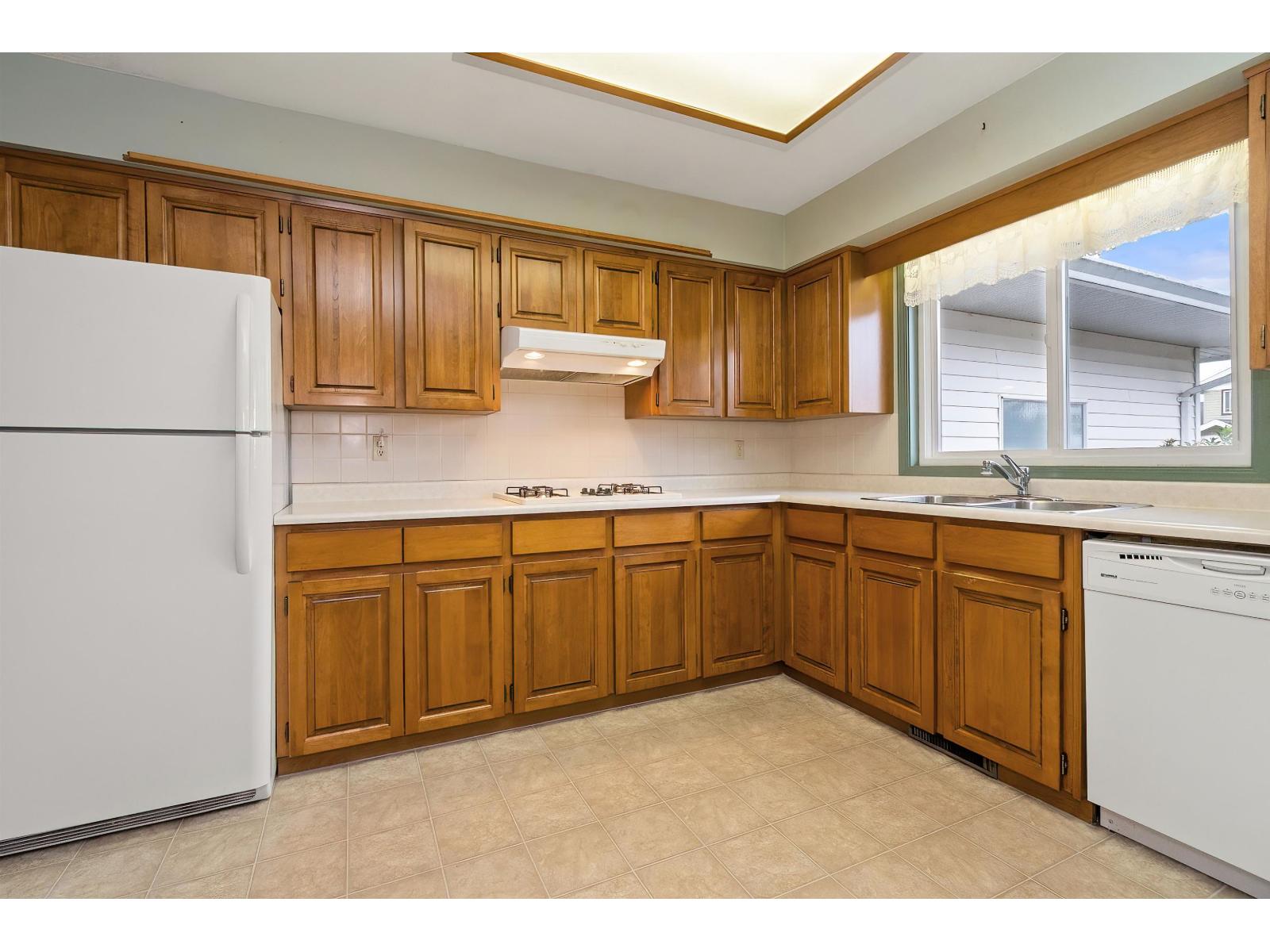 46634 Elliott Avenue Property Photo 13