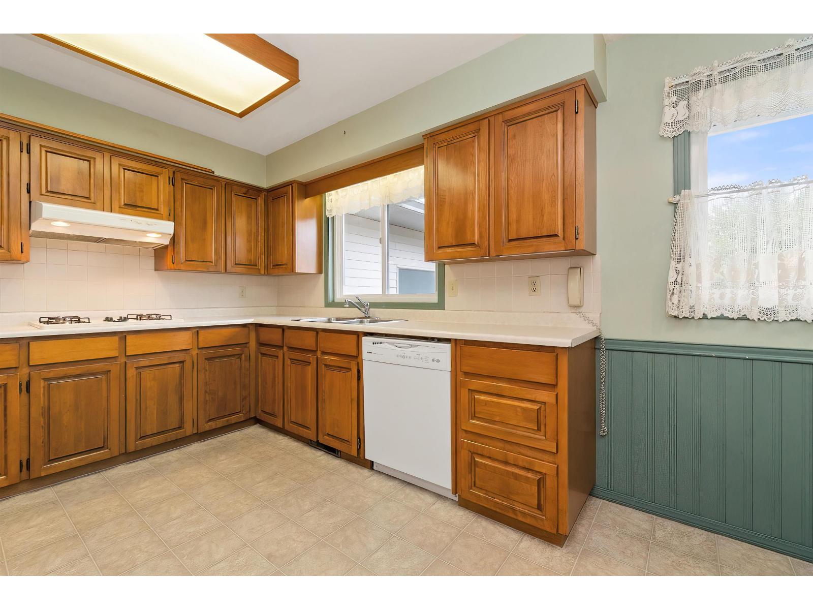46634 Elliott Avenue Property Photo 14