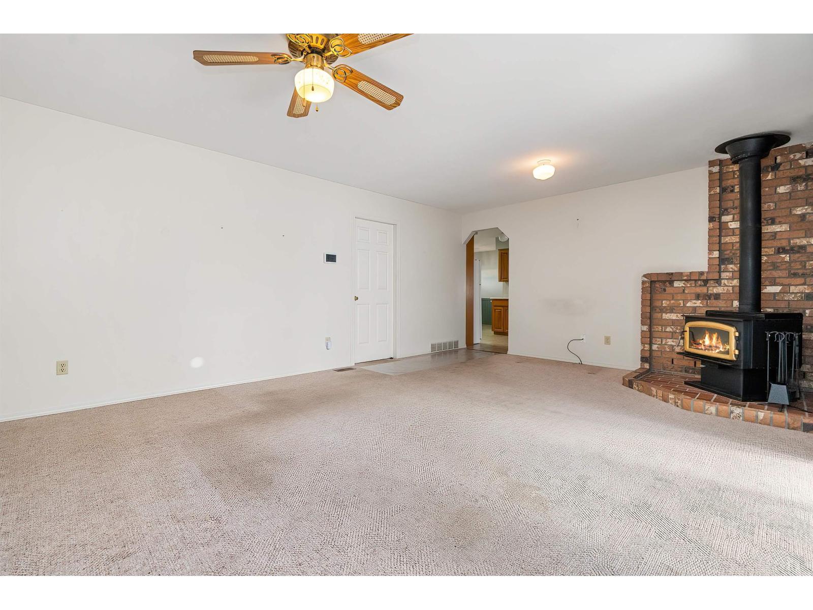 46634 Elliott Avenue Property Photo 19