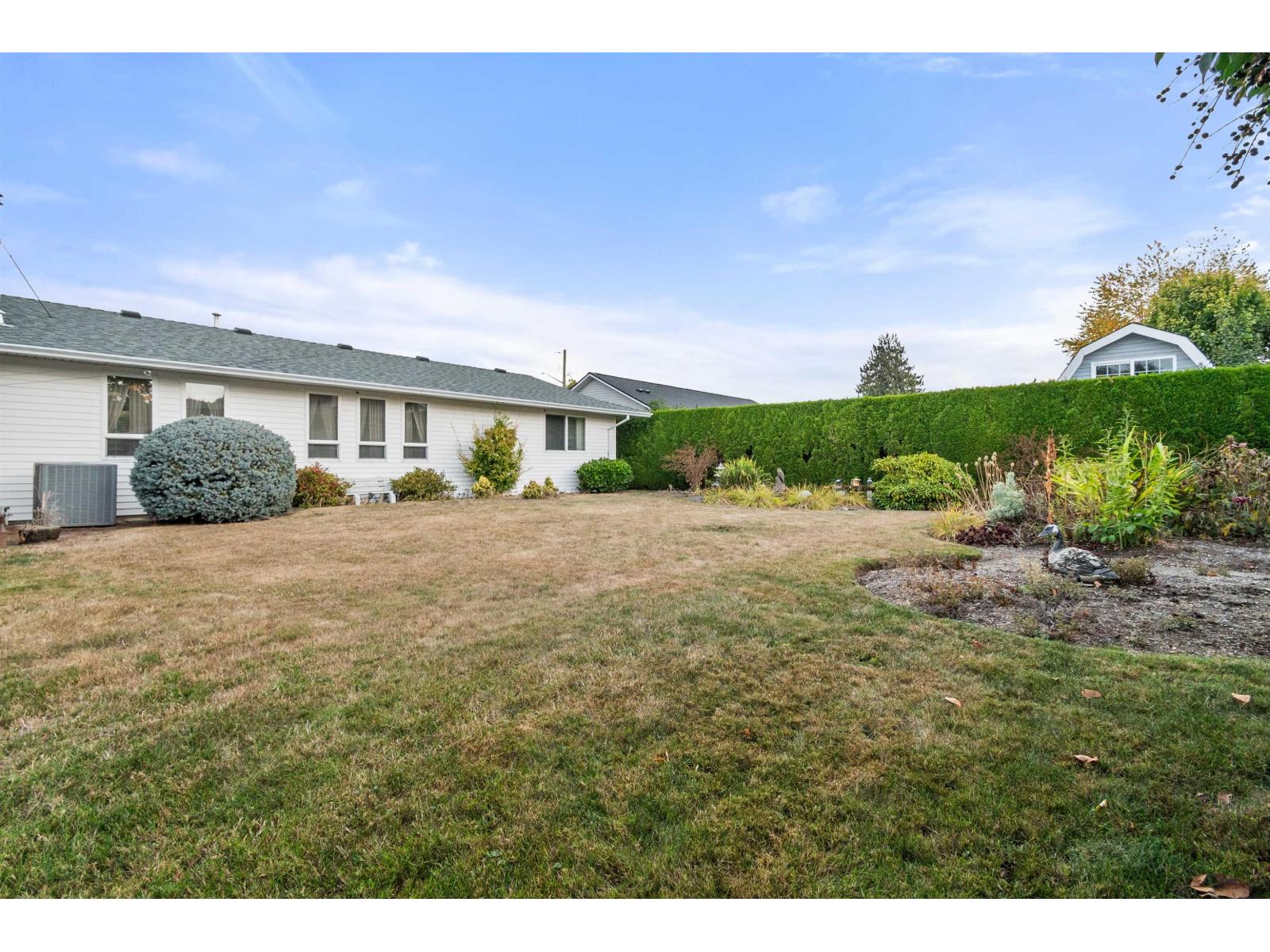 46634 Elliott Avenue Property Photo 35