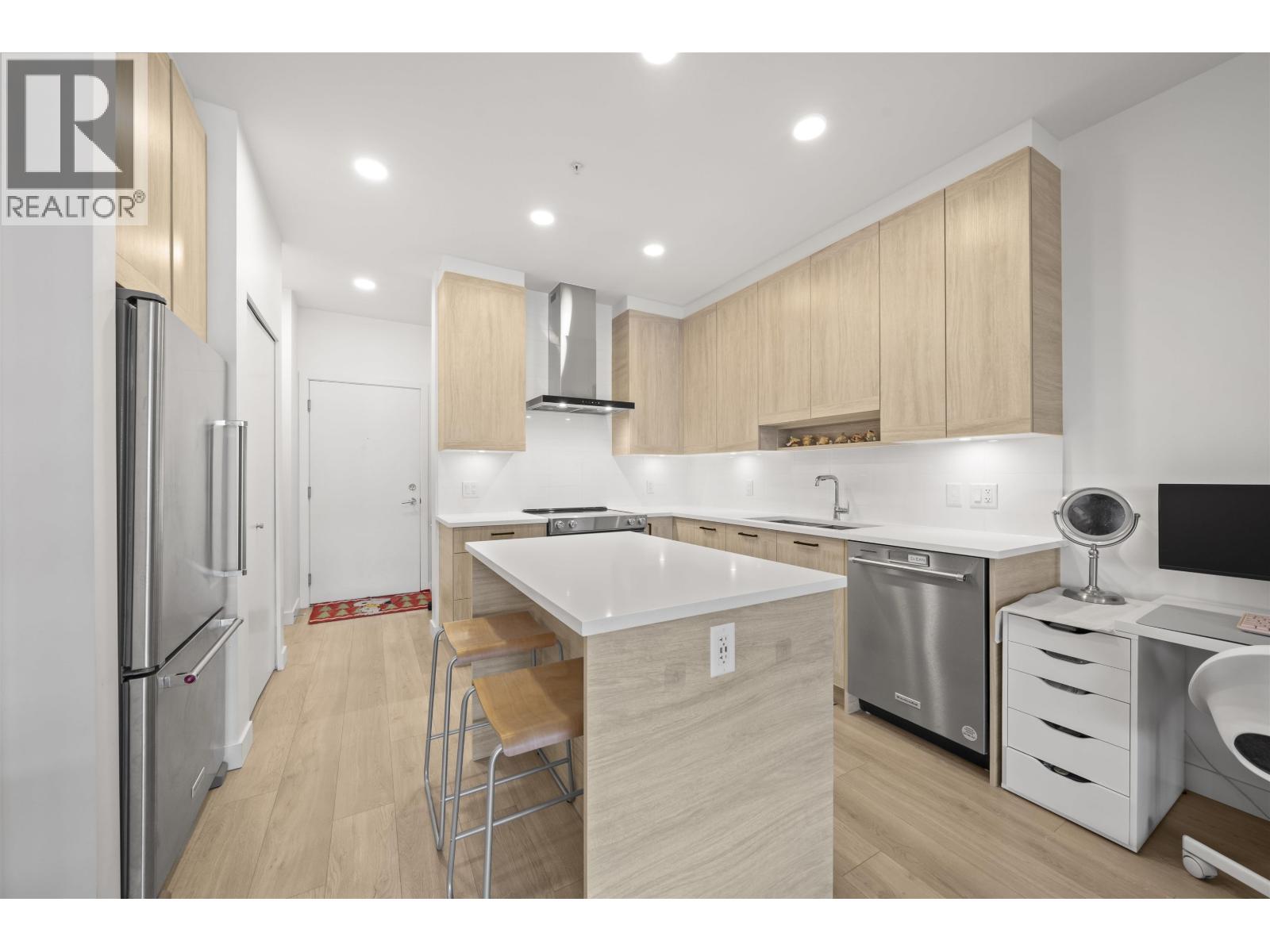 507 7579 16th Street Property Photo 3
