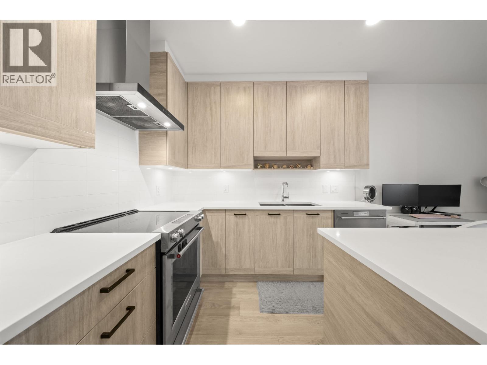 507 7579 16th Street Property Photo 5
