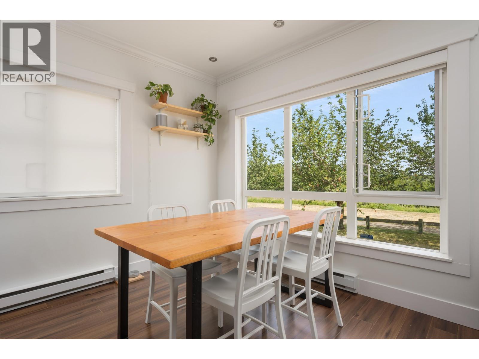 1 13028 No. 2 Road Property Photo 4