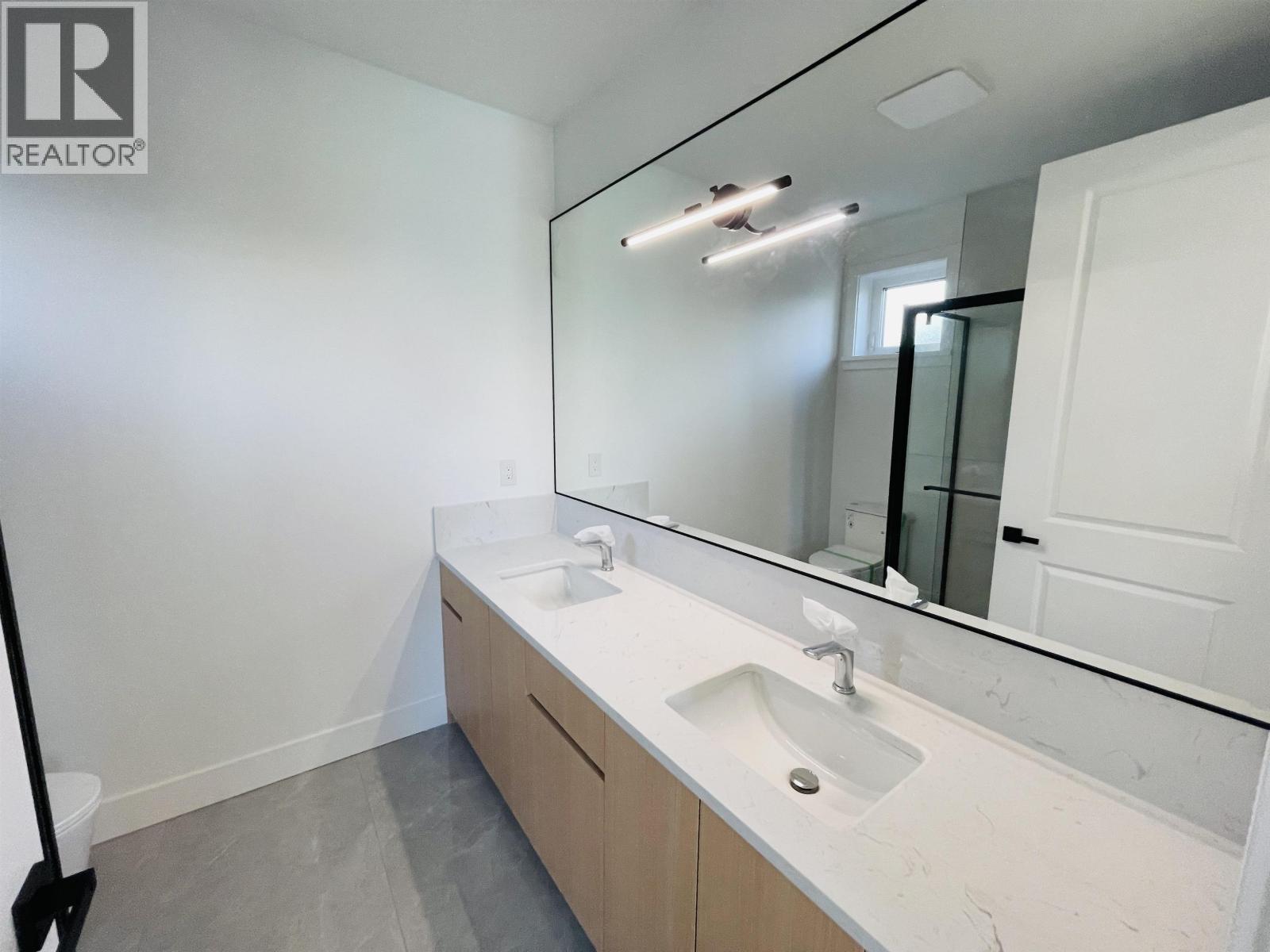 2 2452 Harrison Drive Property Photo 10