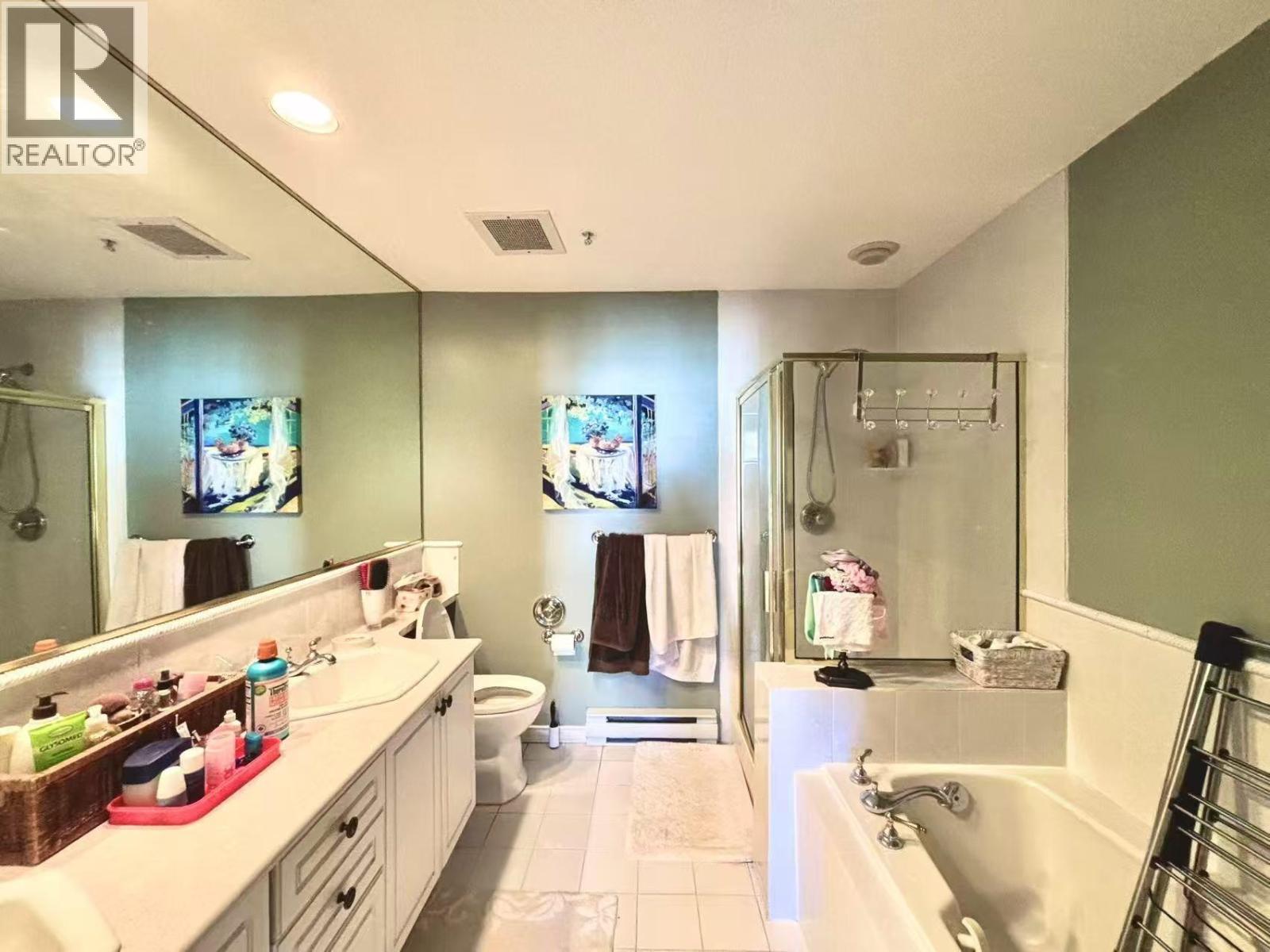 209 5670 Hampton Place Property Photo 4