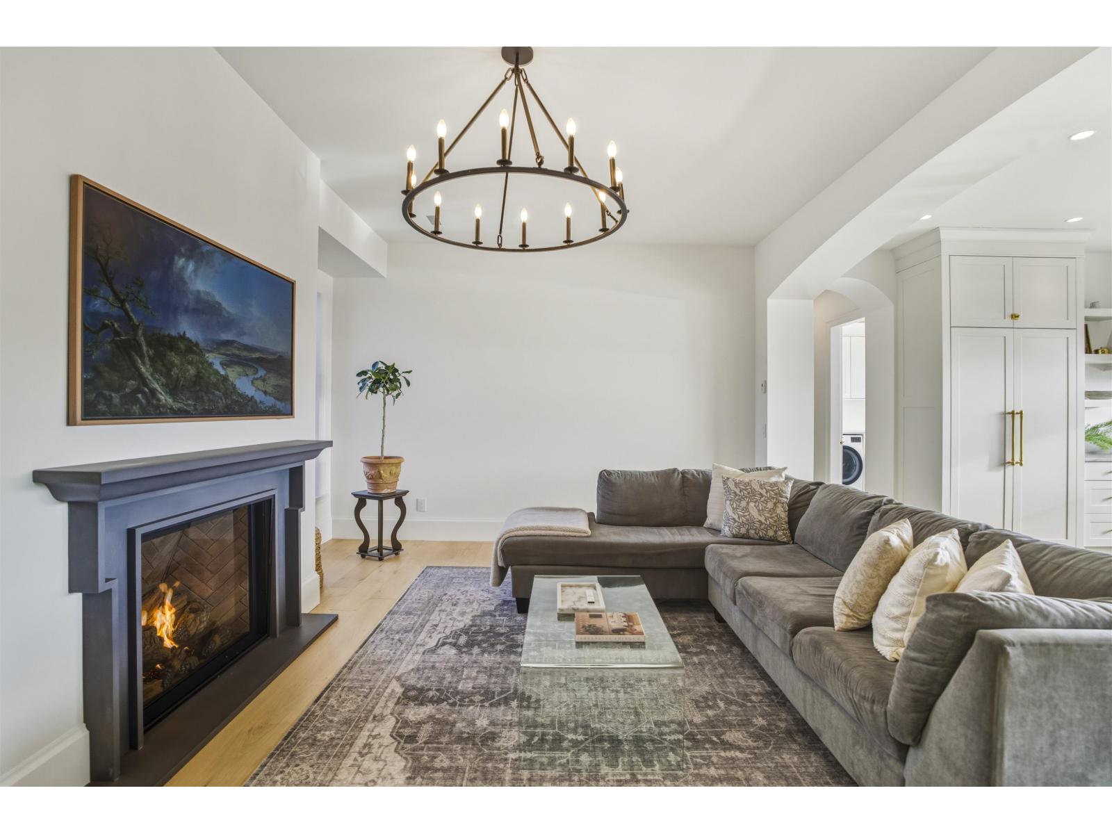 18238 20 Avenue Property Photo 15