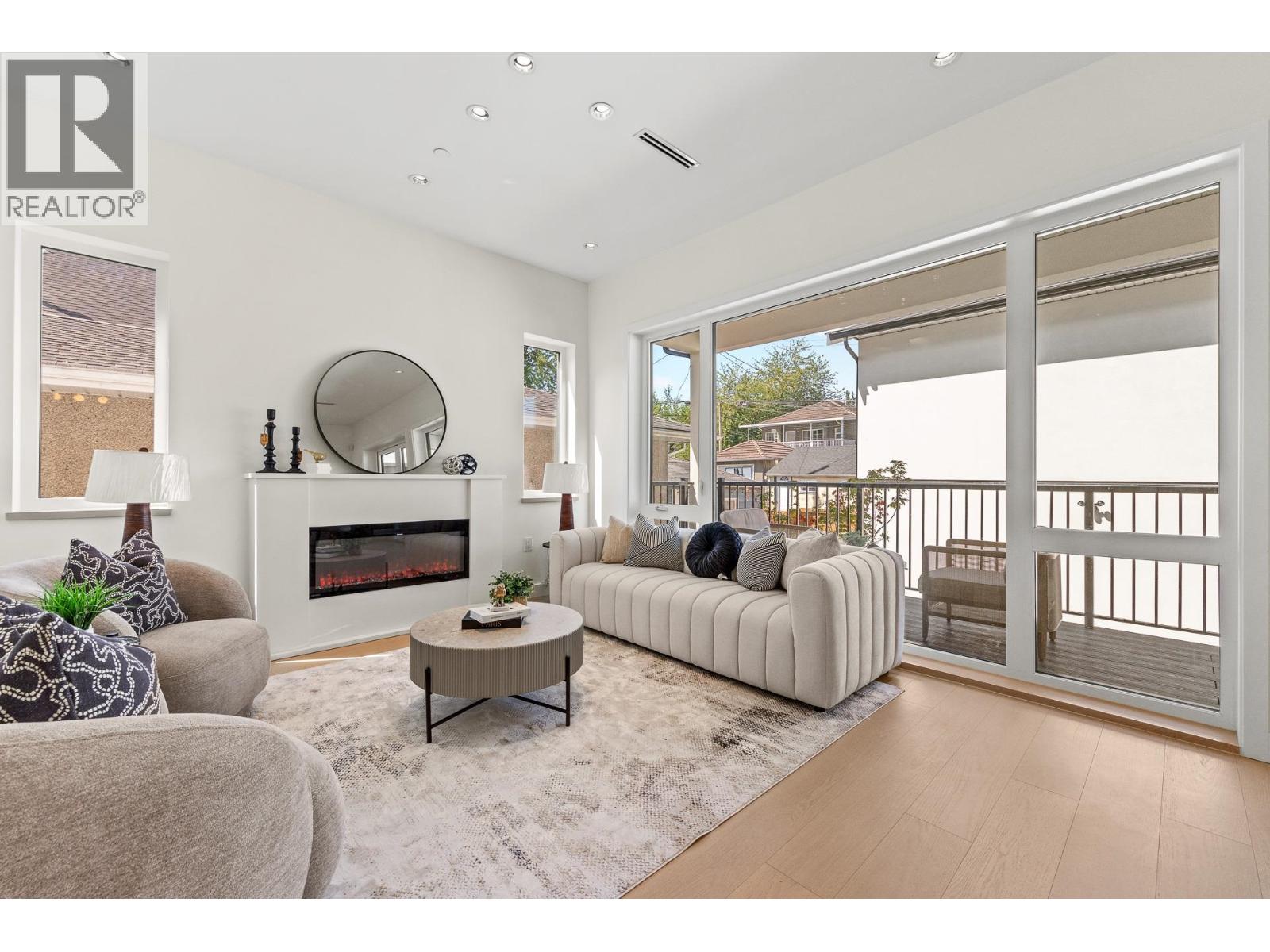 5079 Elgin Street Property Photo 10
