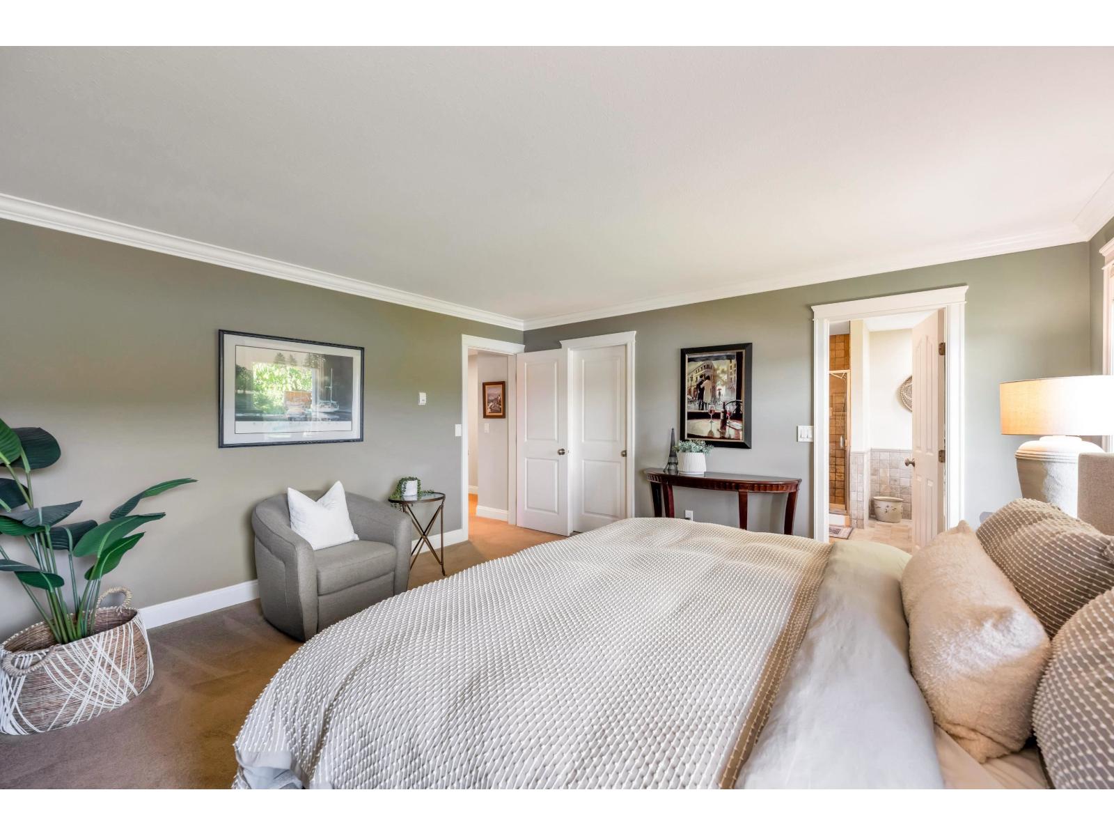 3152 204 Street Property Photo 17