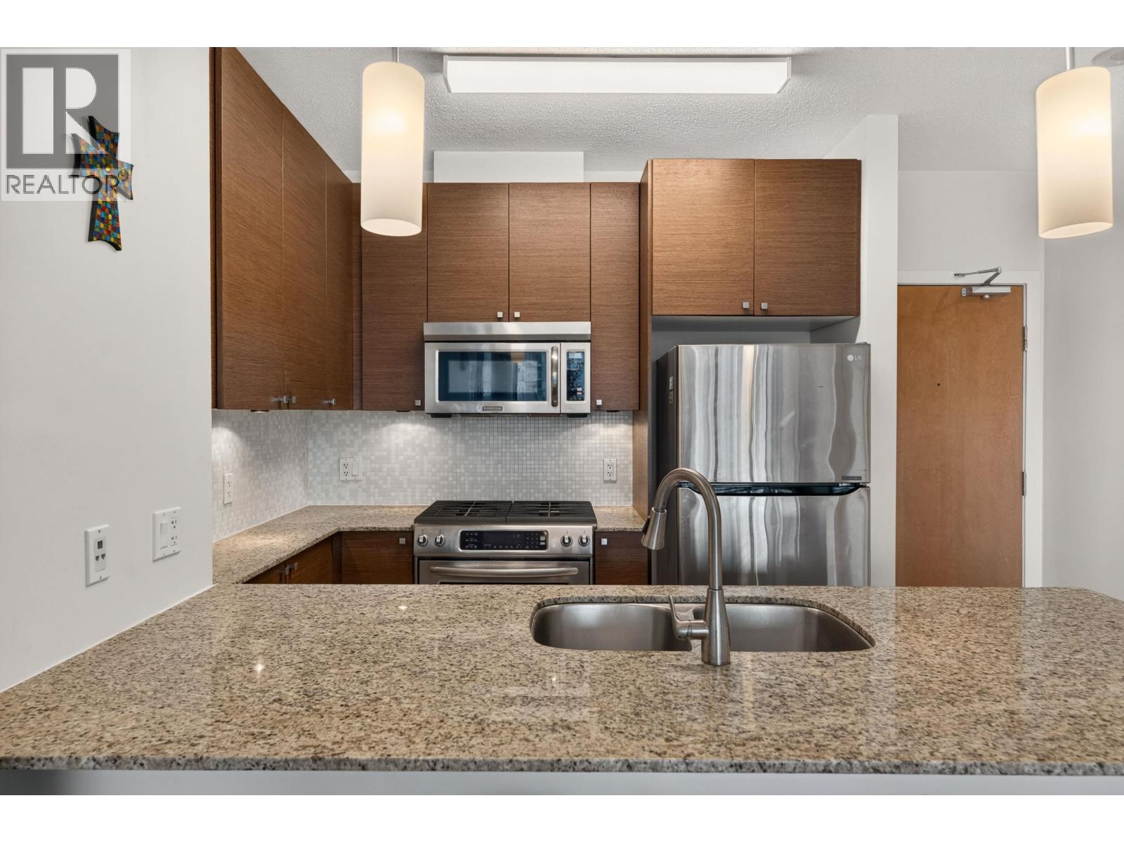 1503 400 Capilano Road Property Photo 10