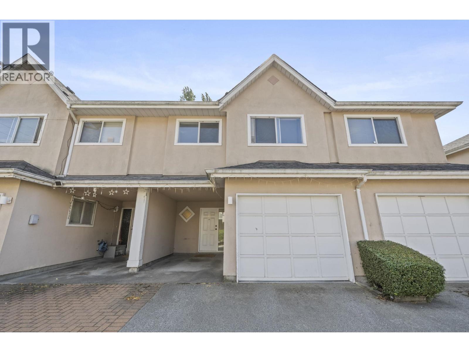 112 2211 No. 4 Road Property Photo 1