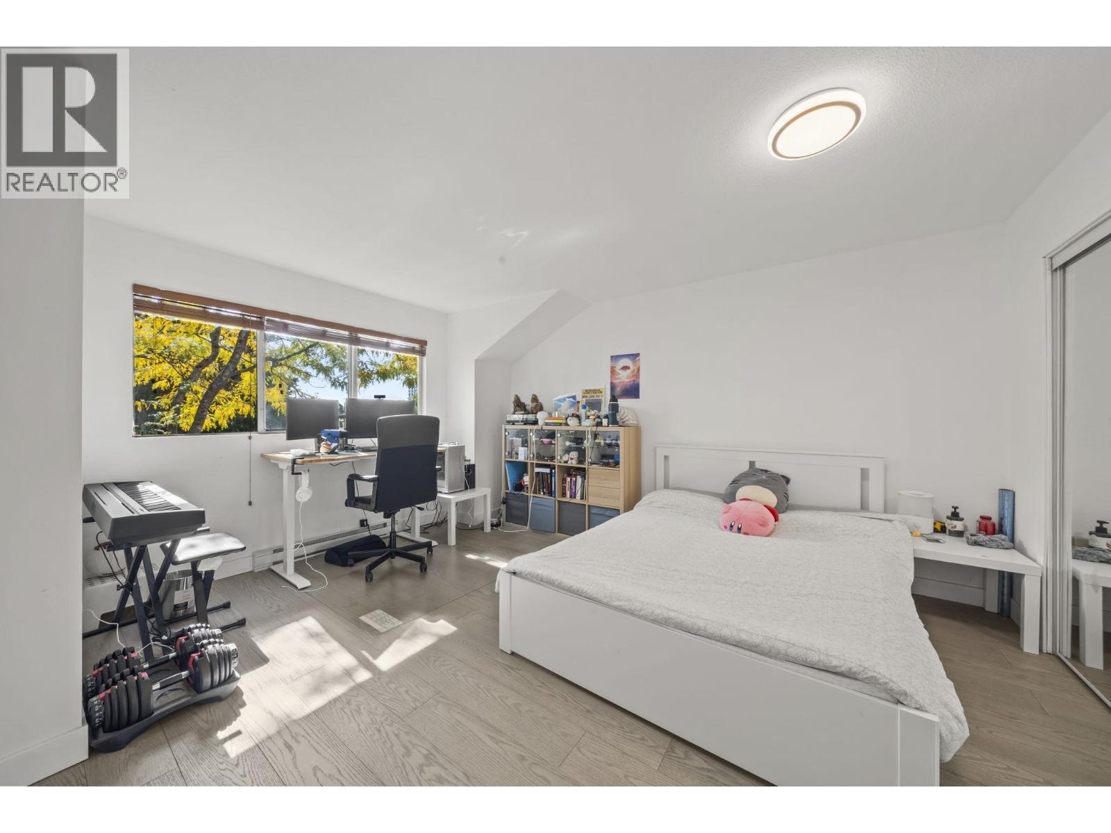 112 2211 No. 4 Road Property Photo 11