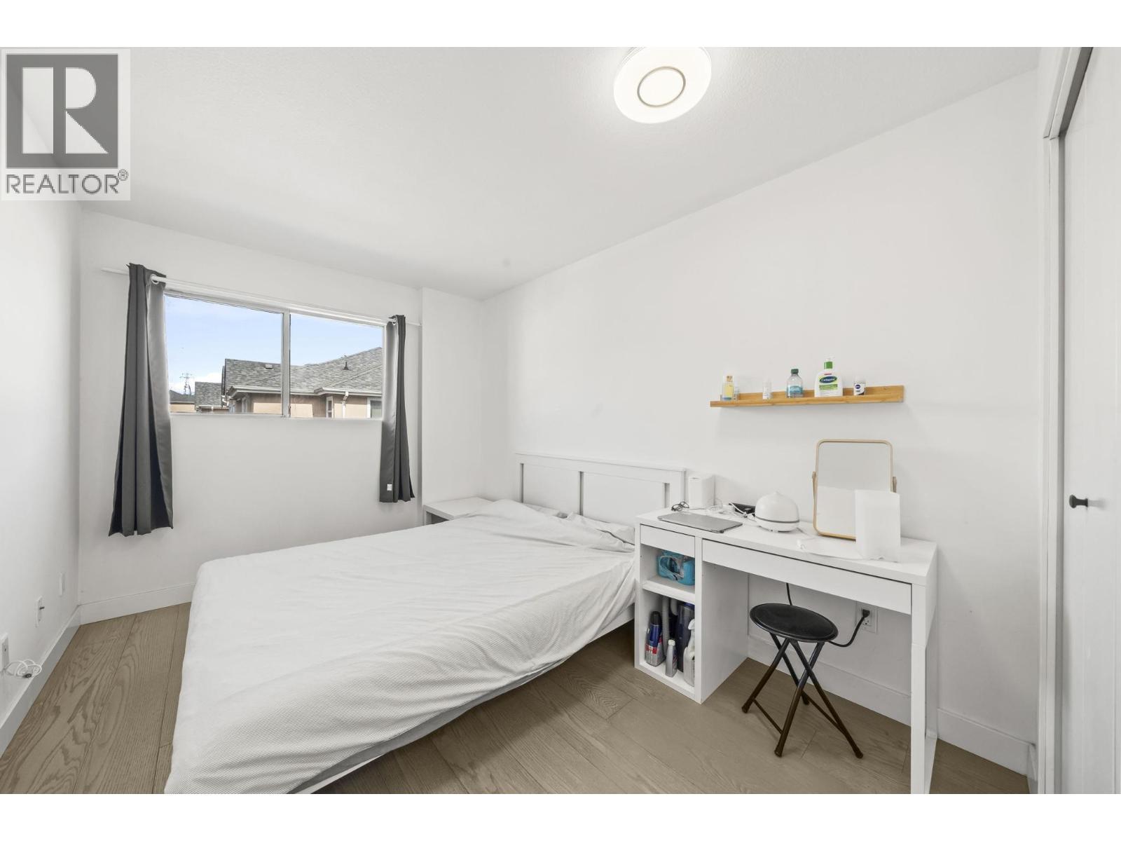 112 2211 No. 4 Road Property Photo 16