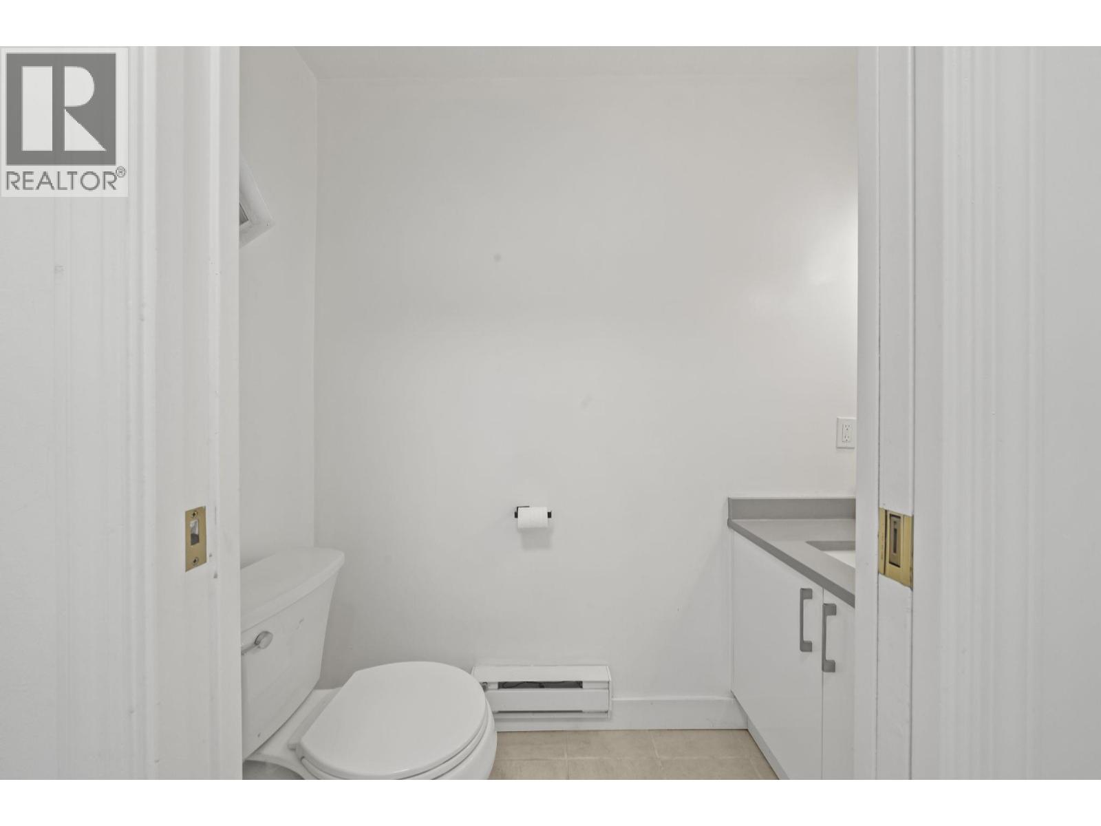 112 2211 No. 4 Road Property Photo 18