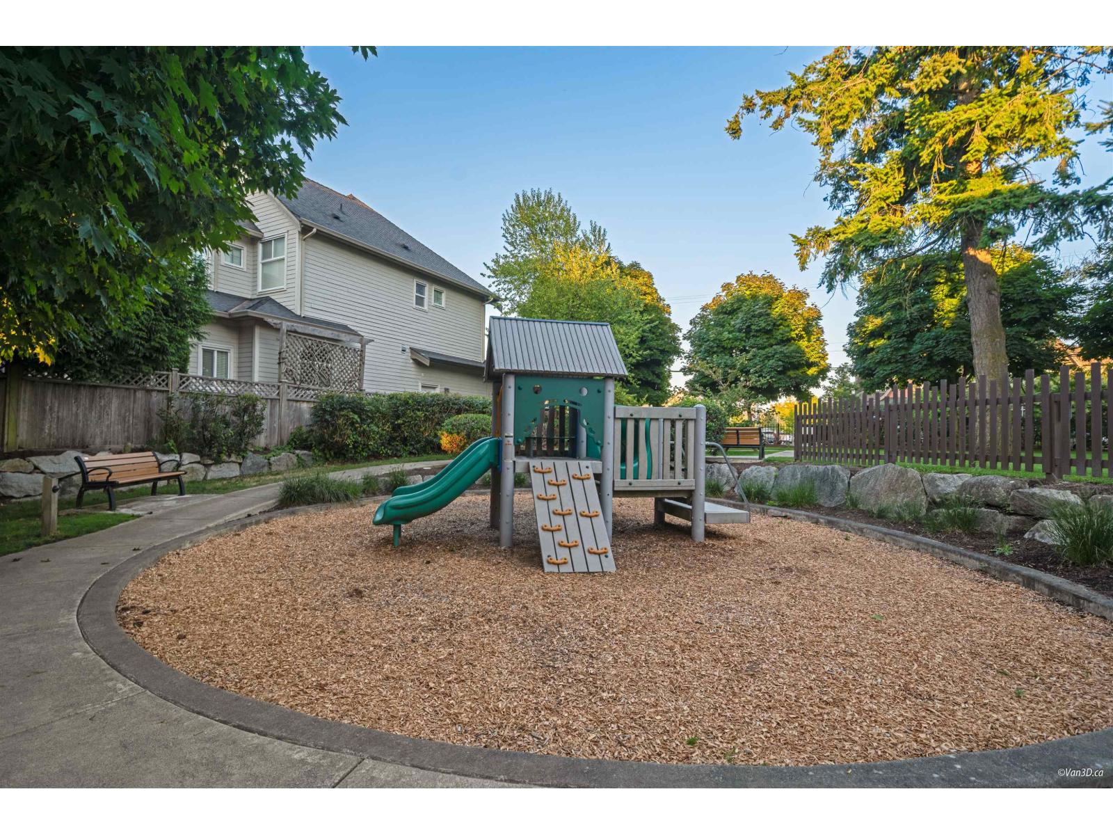 12 2469 164 Street Property Photo 35