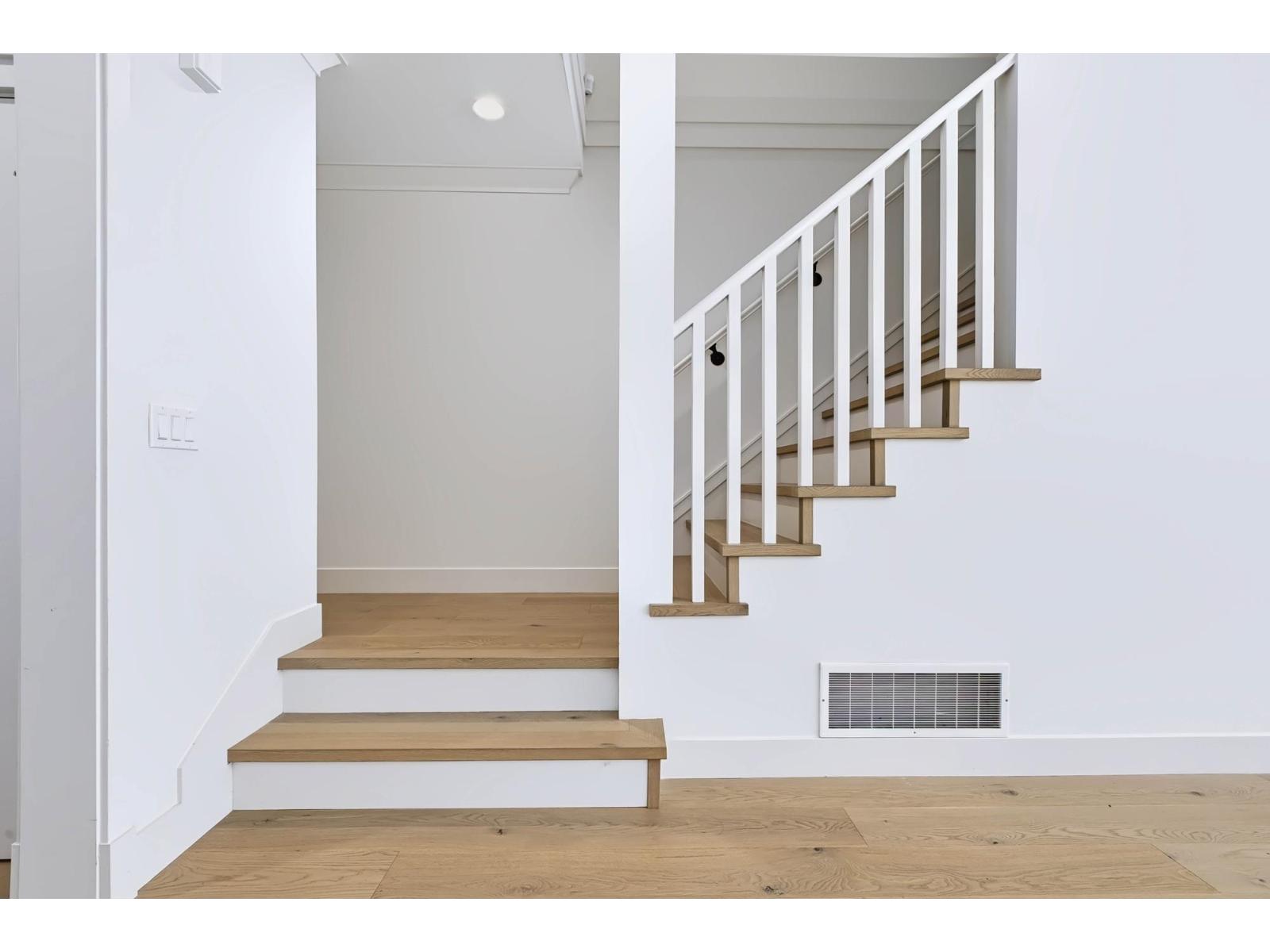 17294 0b Avenue Property Photo 16