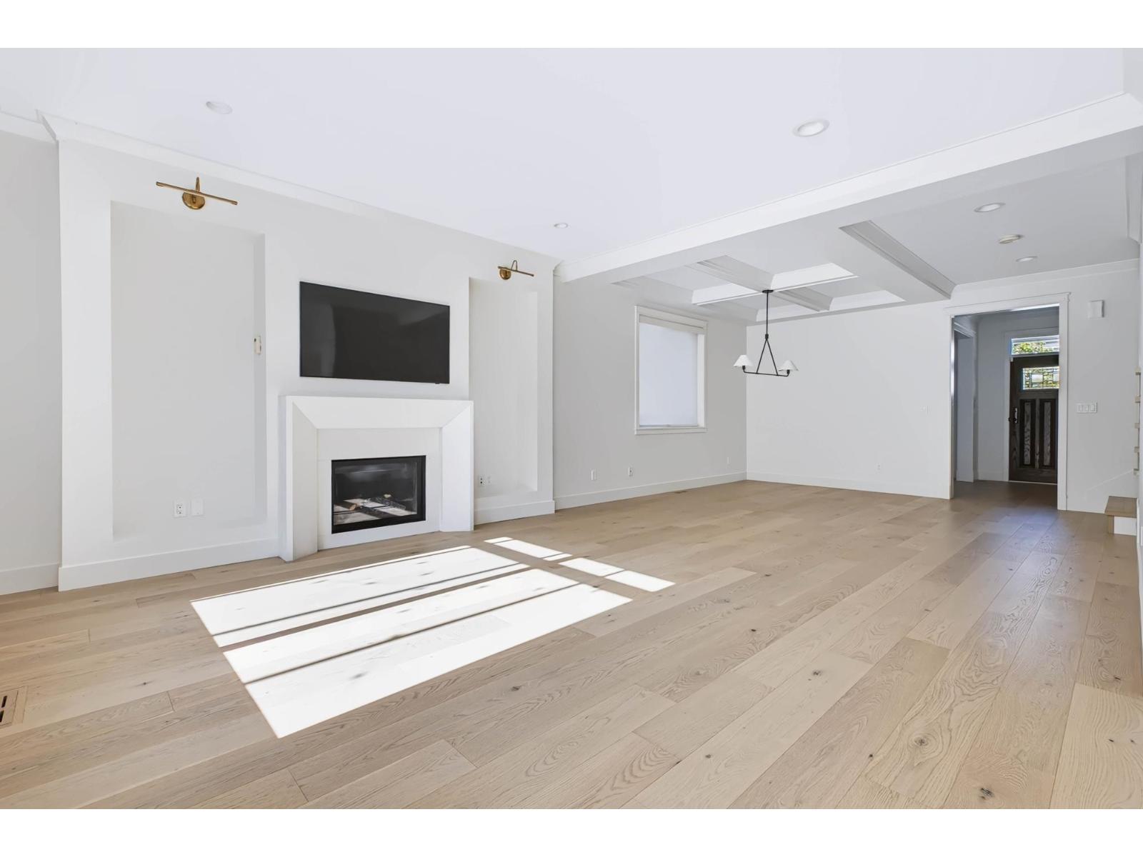 17294 0b Avenue Property Photo 18