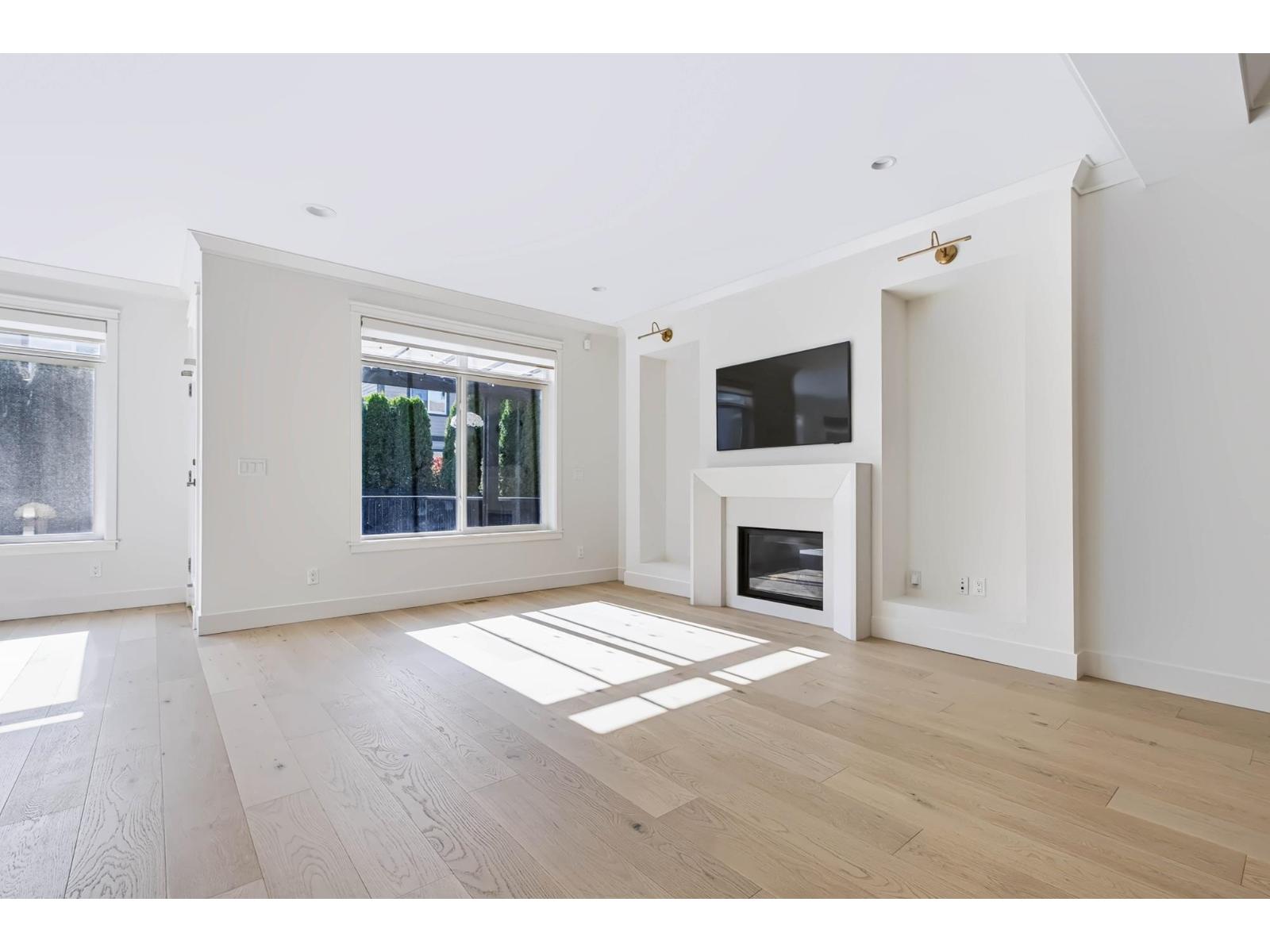 17294 0b Avenue Property Photo 19