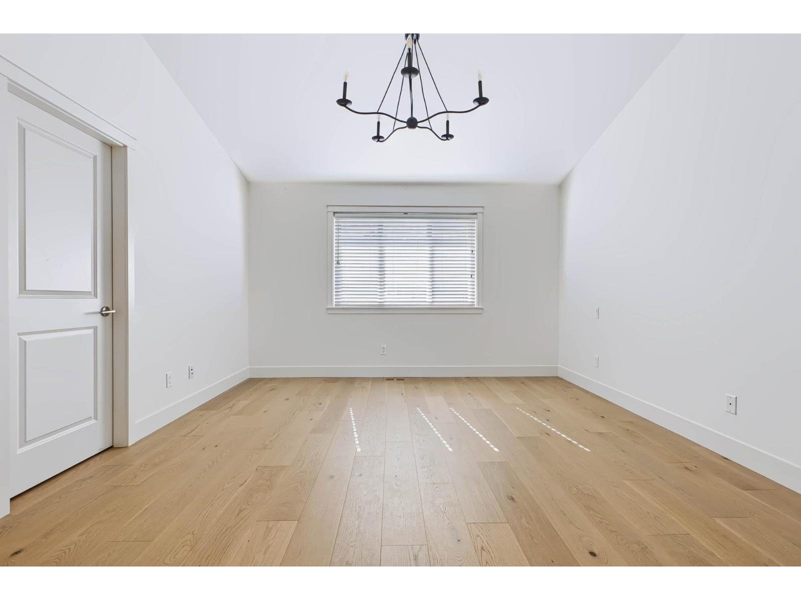 17294 0b Avenue Property Photo 22