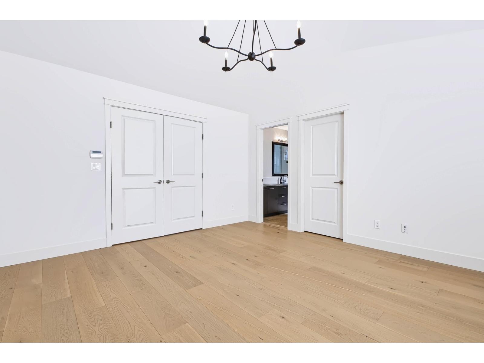 17294 0b Avenue Property Photo 23