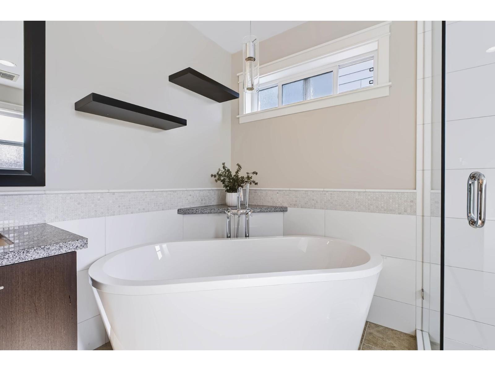 17294 0b Avenue Property Photo 26