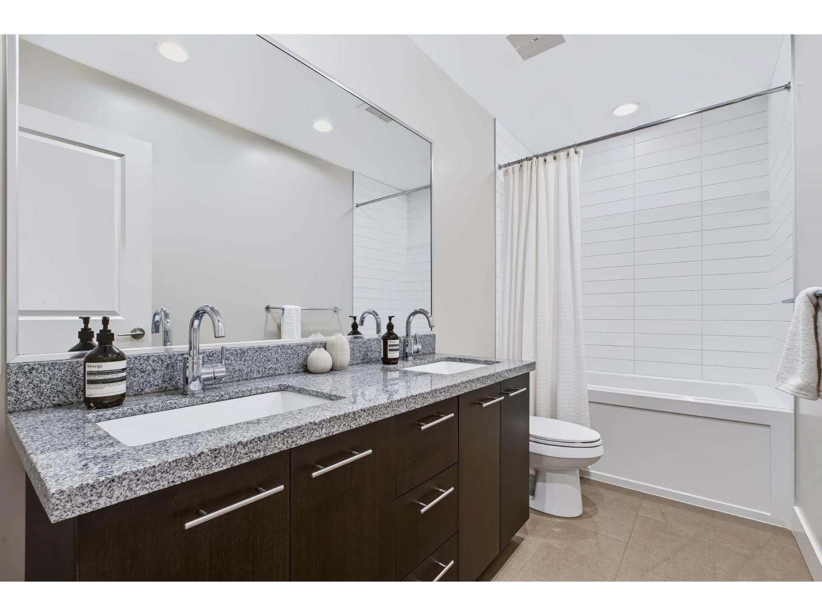 17294 0b Avenue Property Photo 27