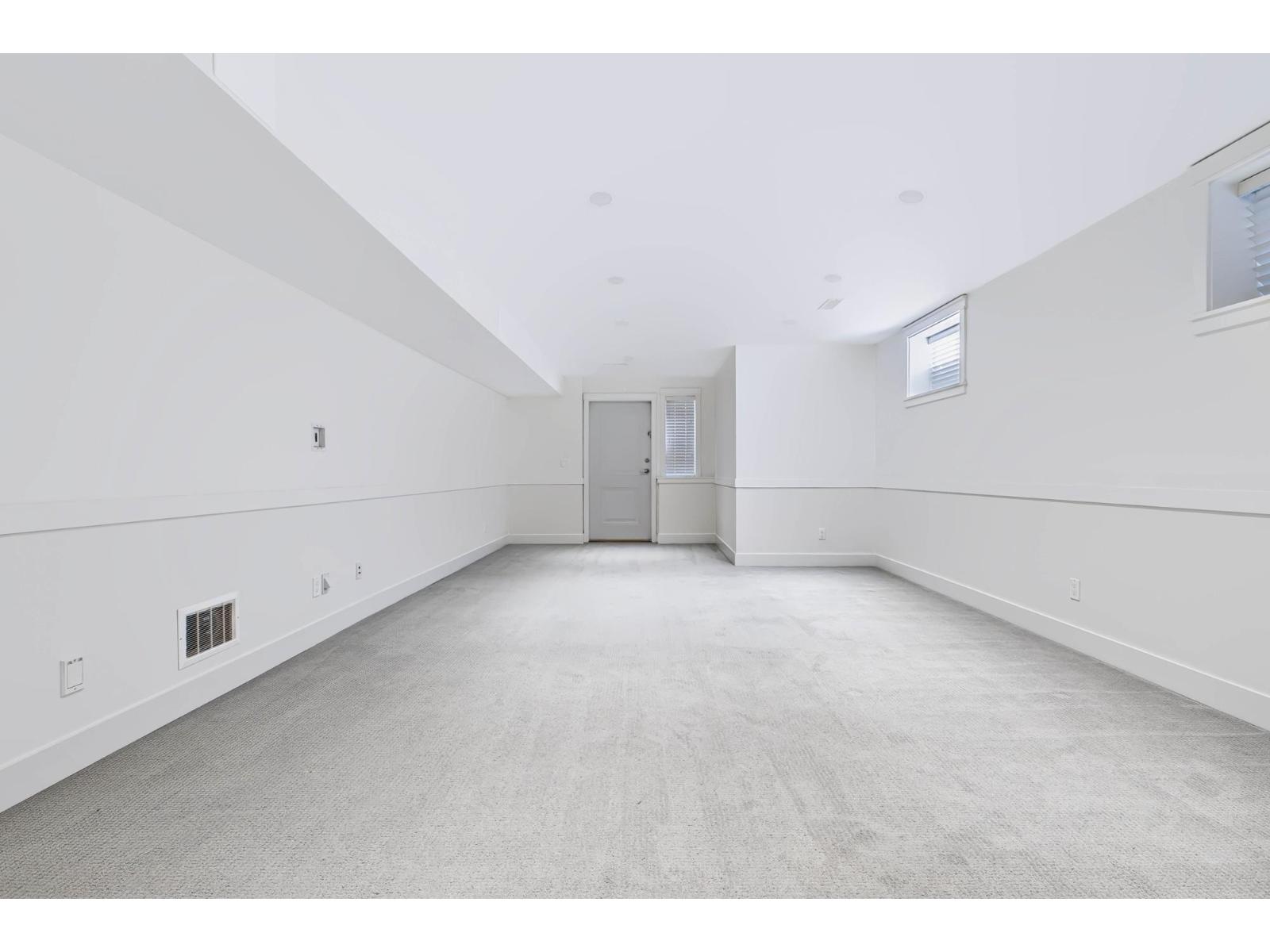 17294 0b Avenue Property Photo 32