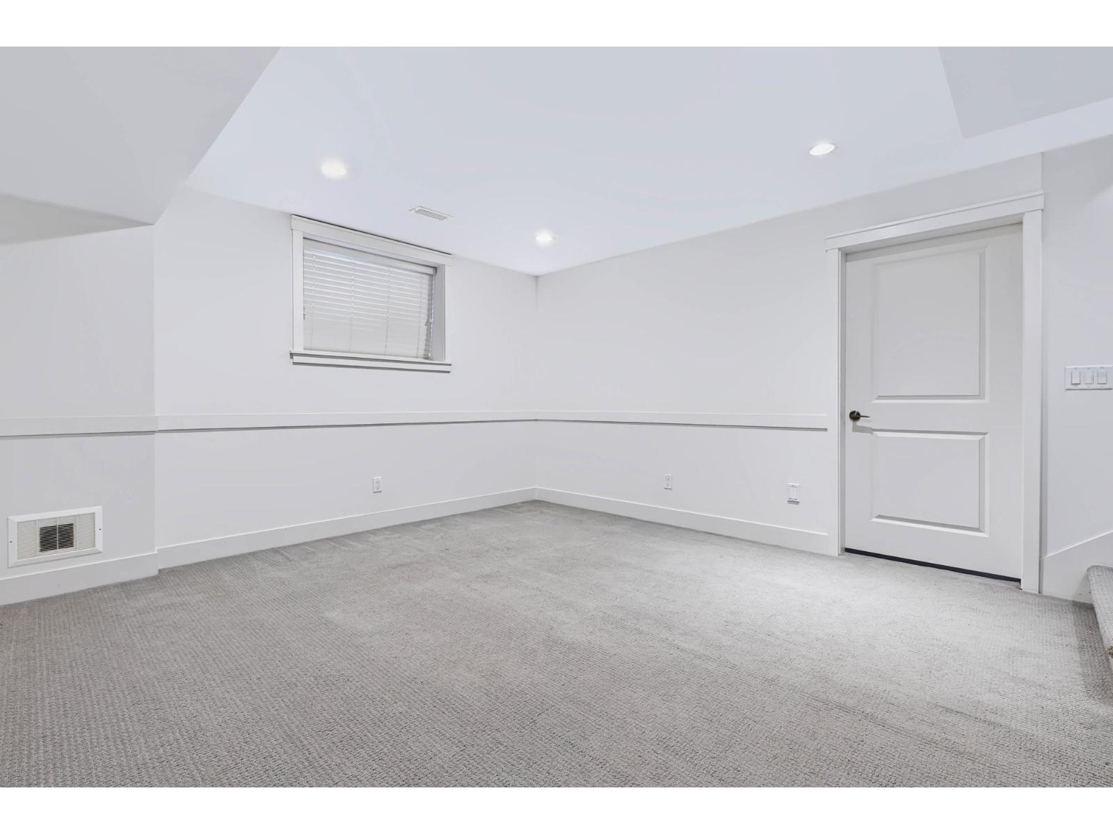17294 0b Avenue Property Photo 34