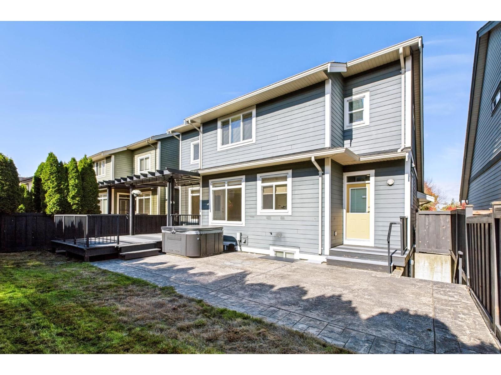17294 0b Avenue Property Photo 37