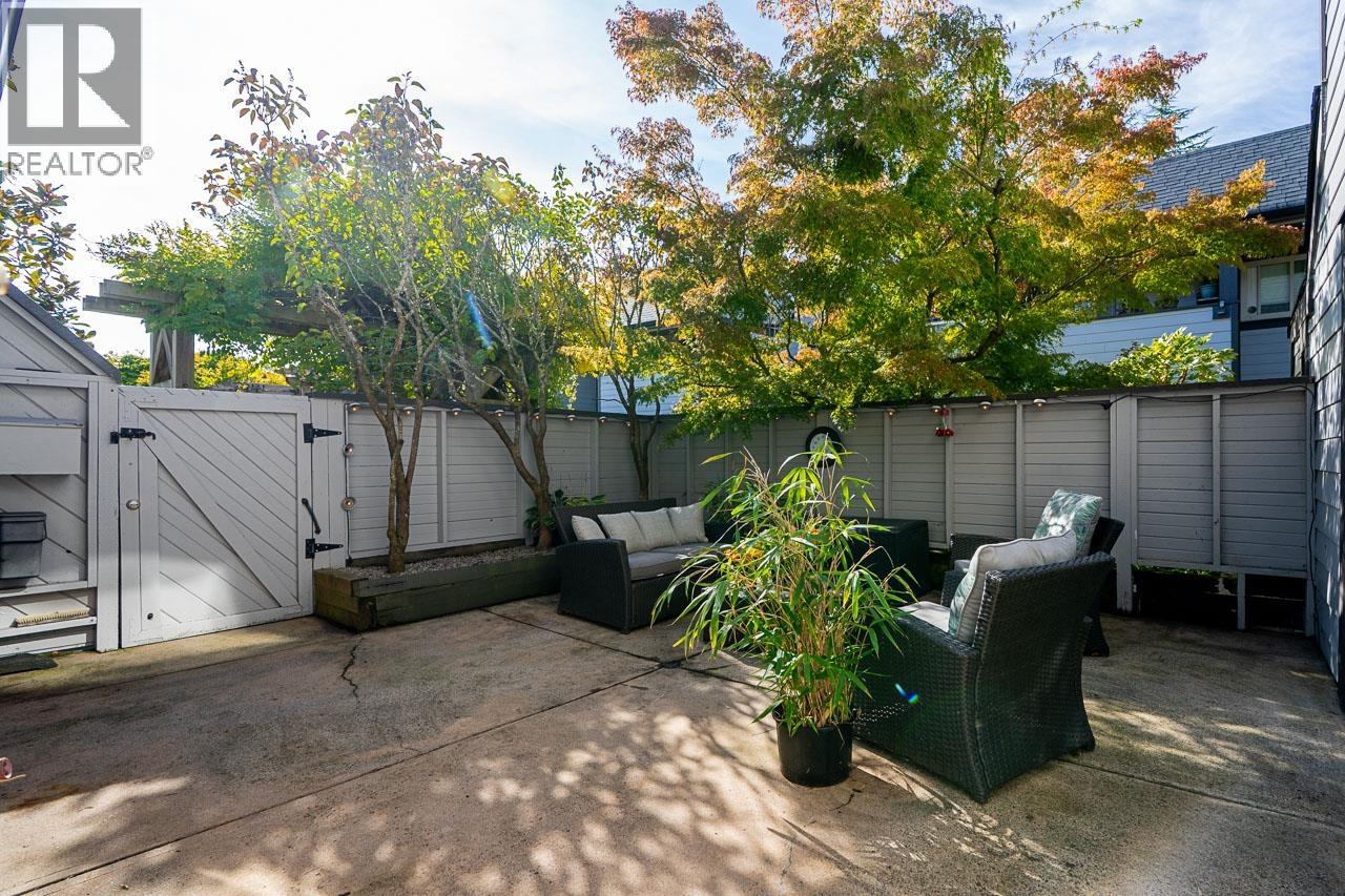 157 5421 10 Avenue Property Photo 3