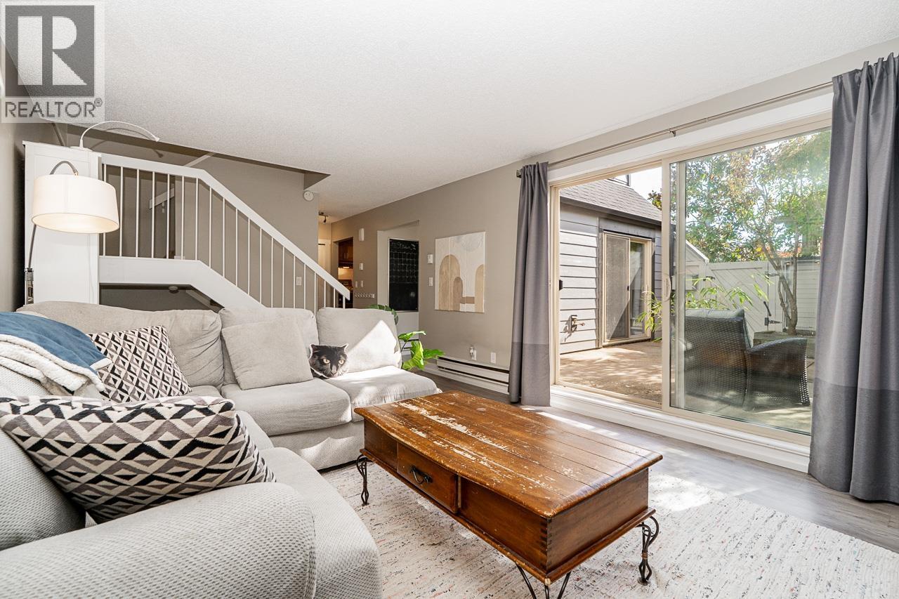 157 5421 10 Avenue Property Photo 7